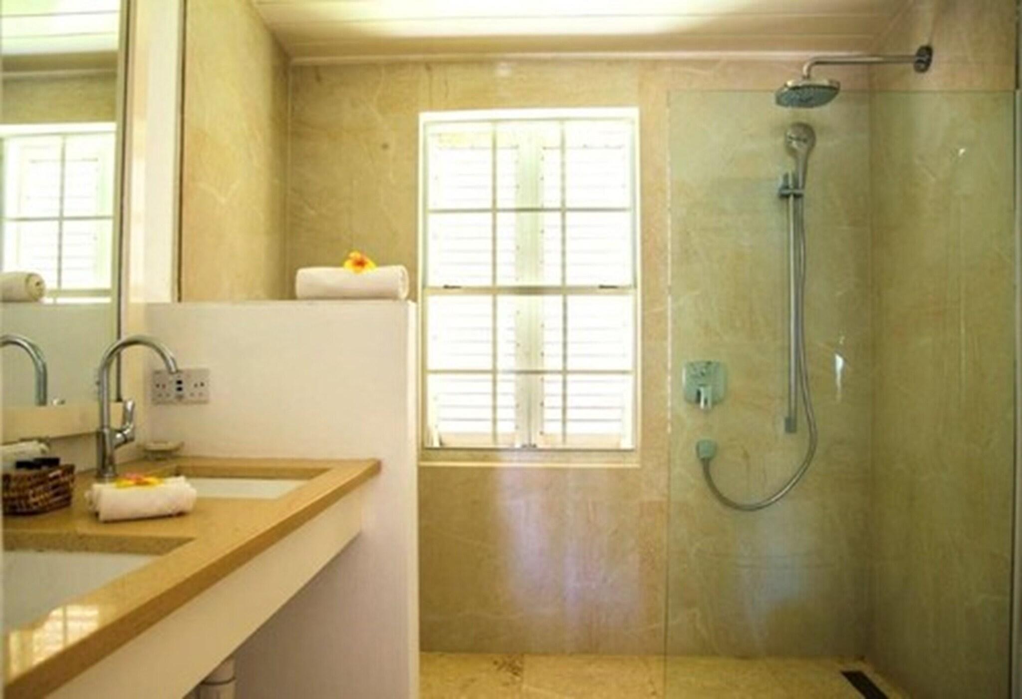 Suite Sea View King Bed