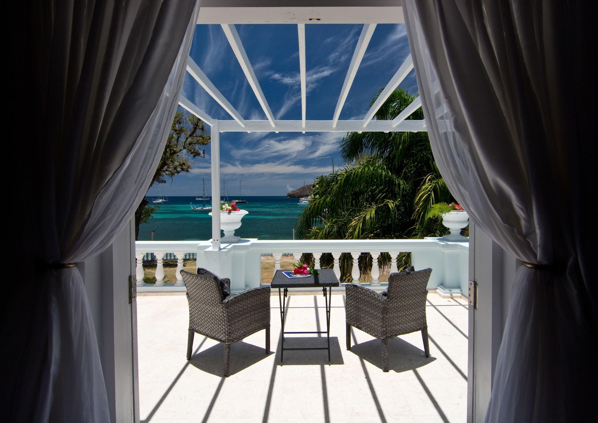 Double Queen Size Bed