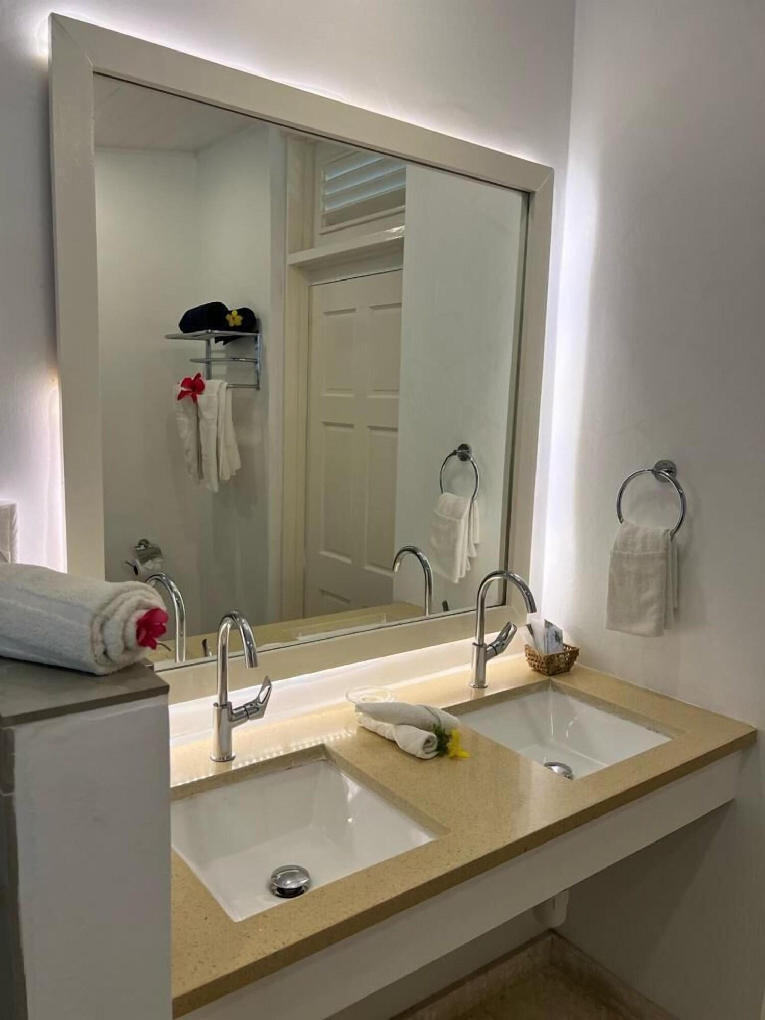 Suite Sea View King Bed