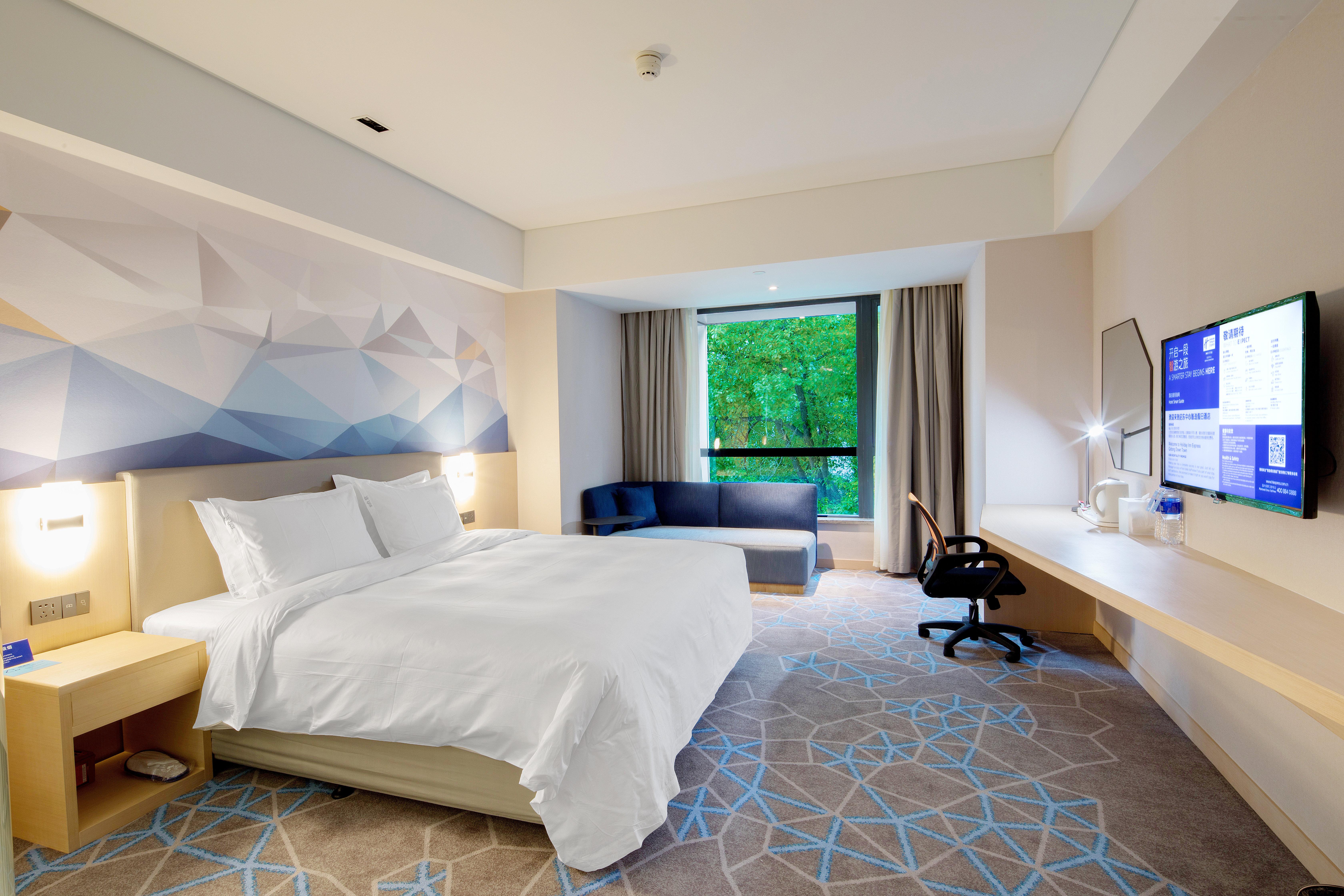 Double Accessible King Size Bed