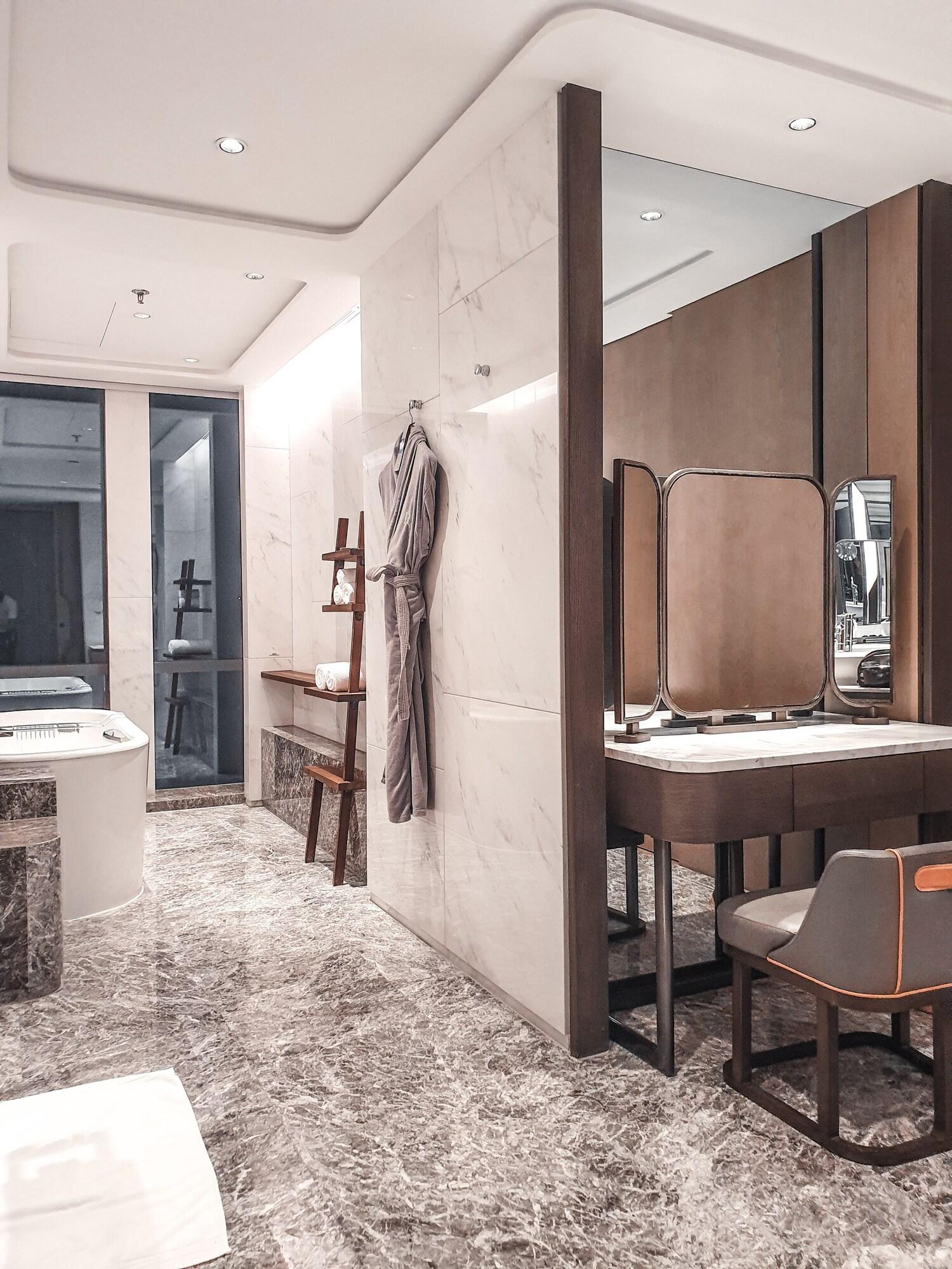 Double City View King Bed