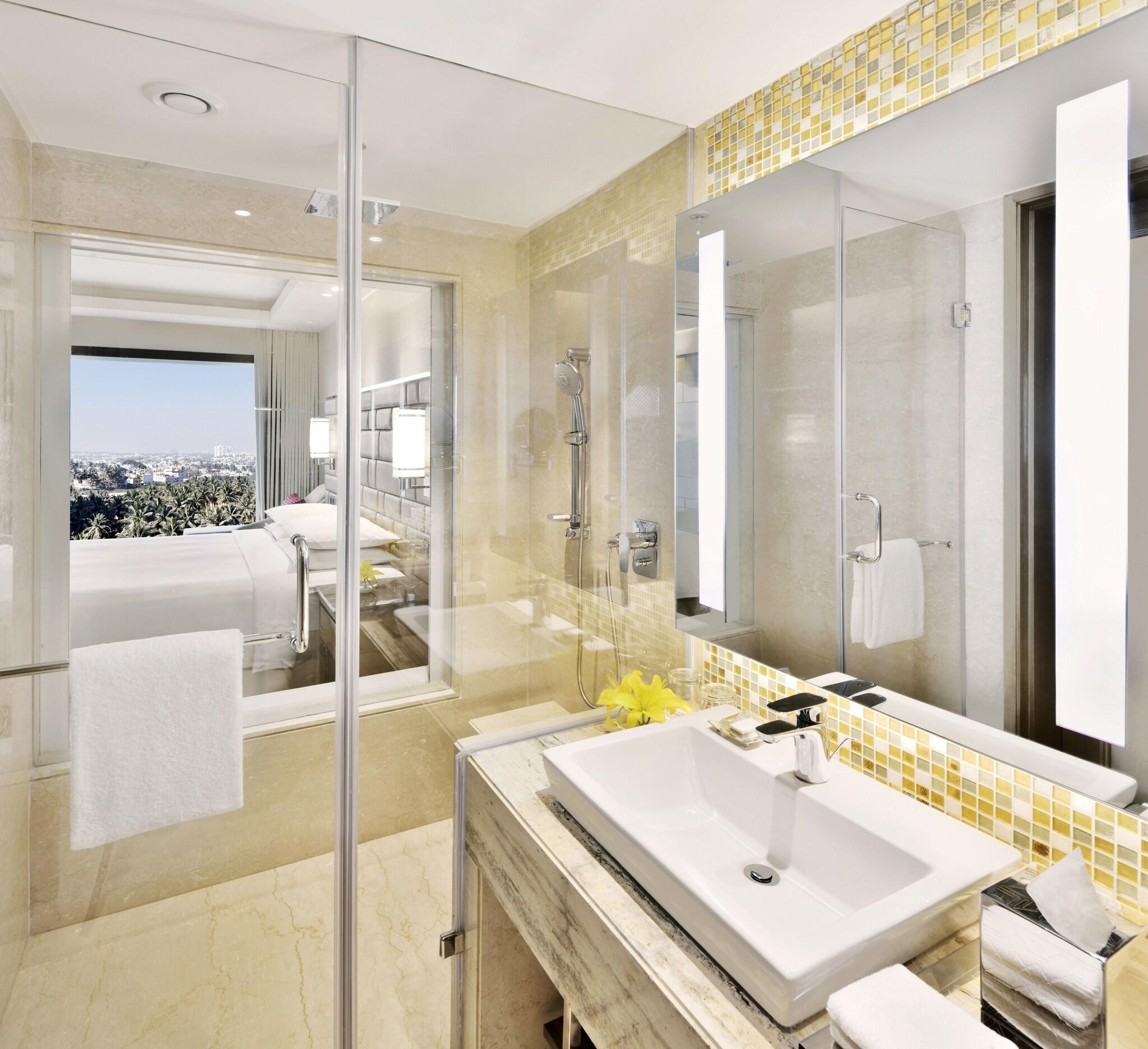 Twin Deluxe City View