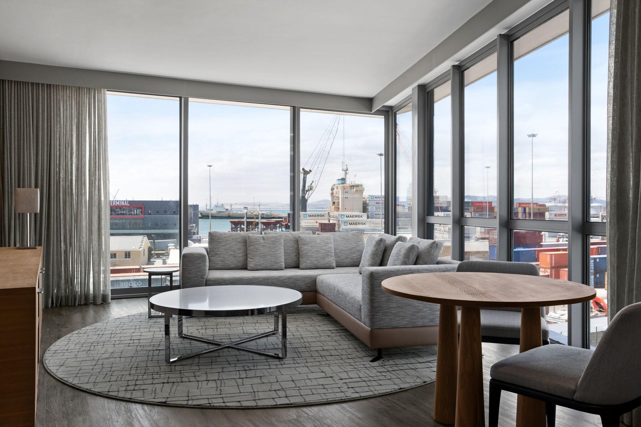 Suite Harbour View