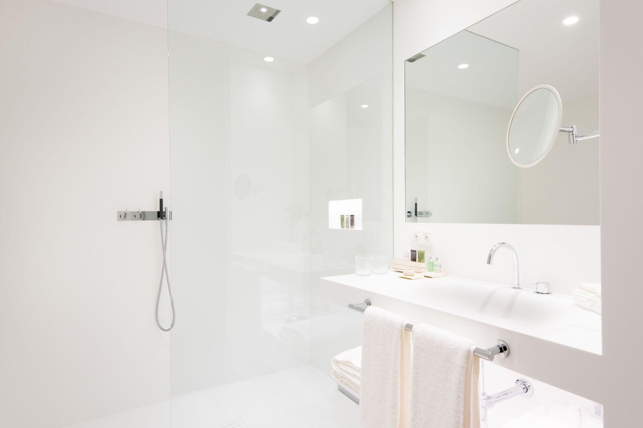 Junior Suite King Size Bed