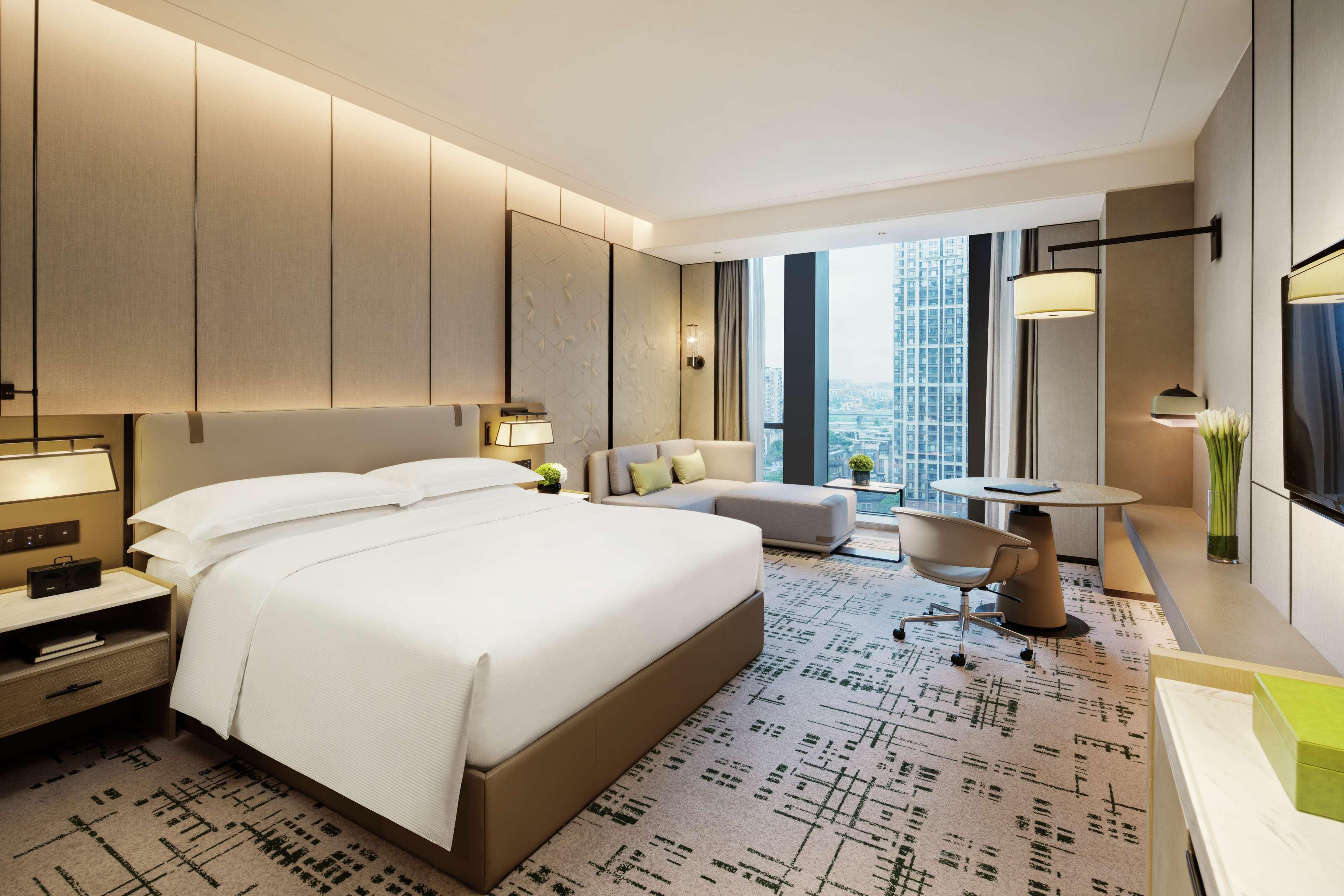 Room Guest Room King Bed