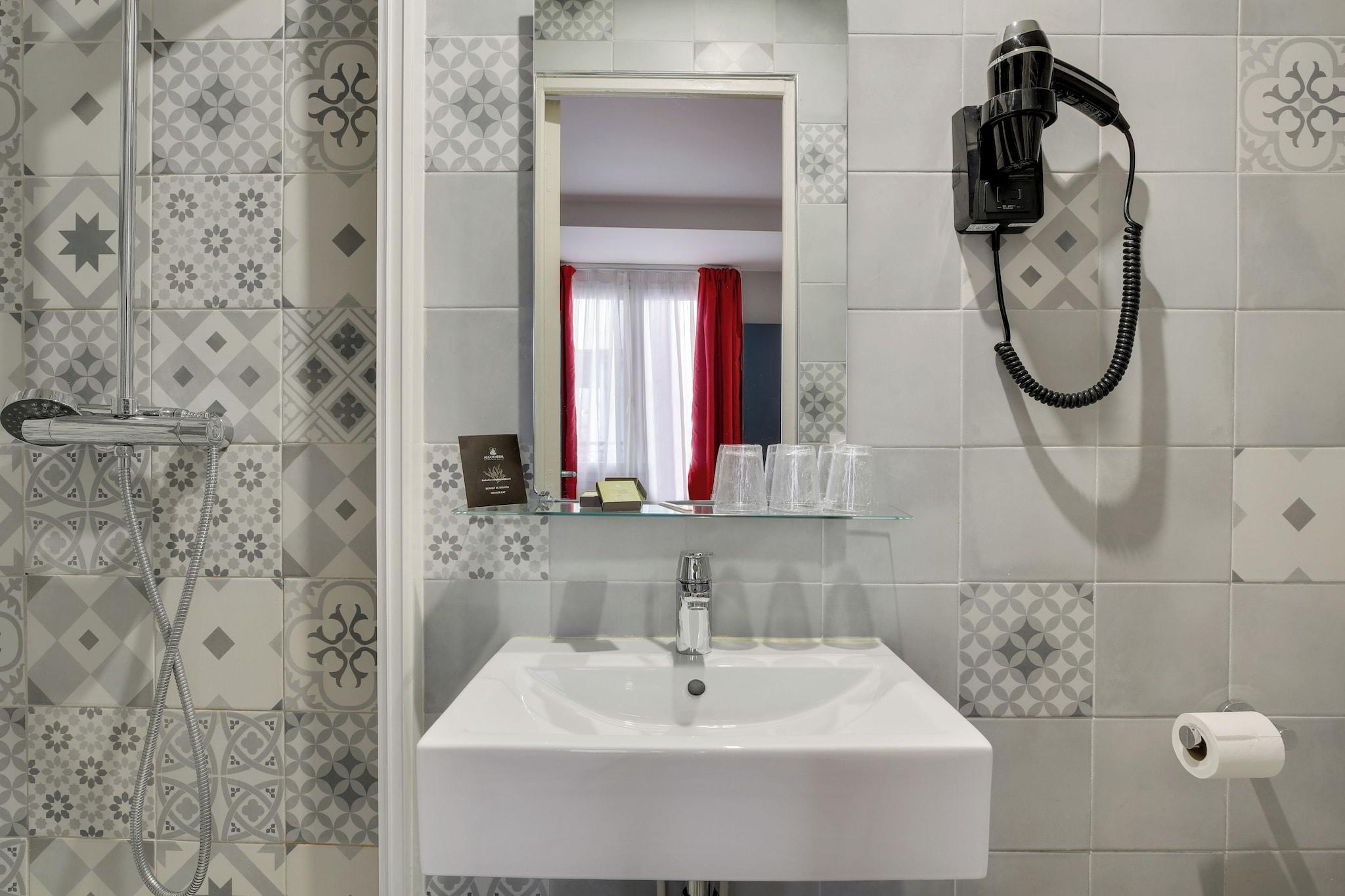 Triple Deluxe City View