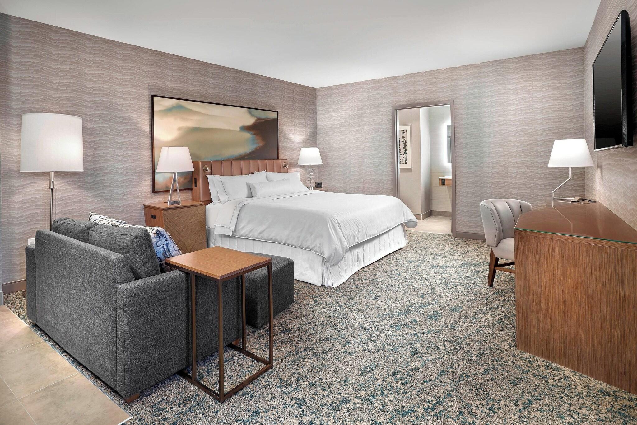 Double Deluxe King Bed