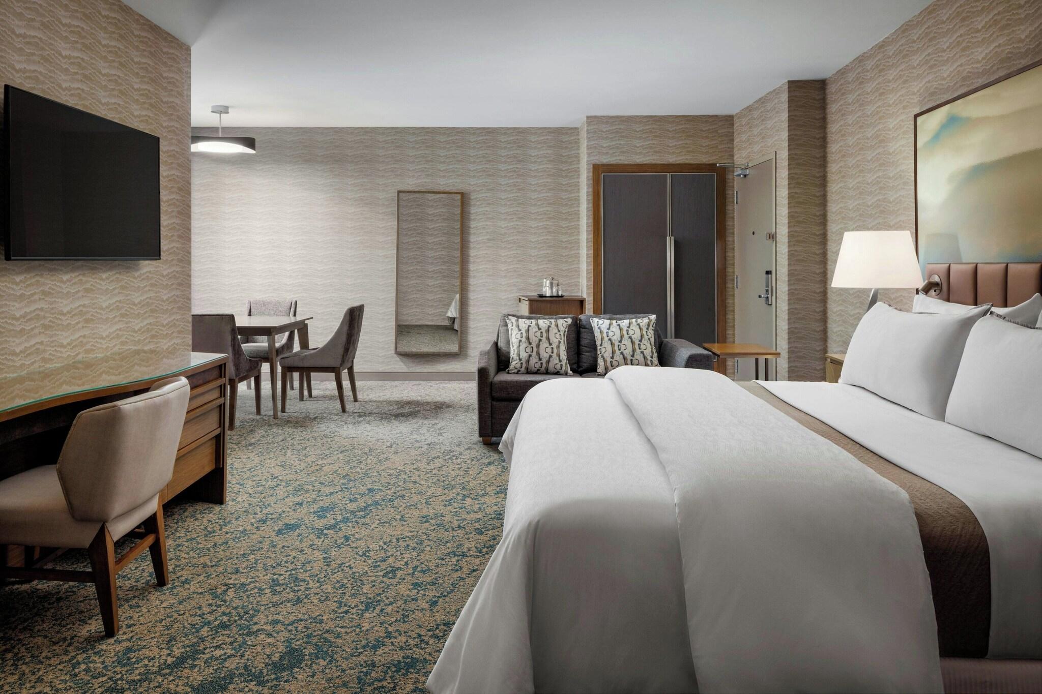 Double Deluxe King Bed