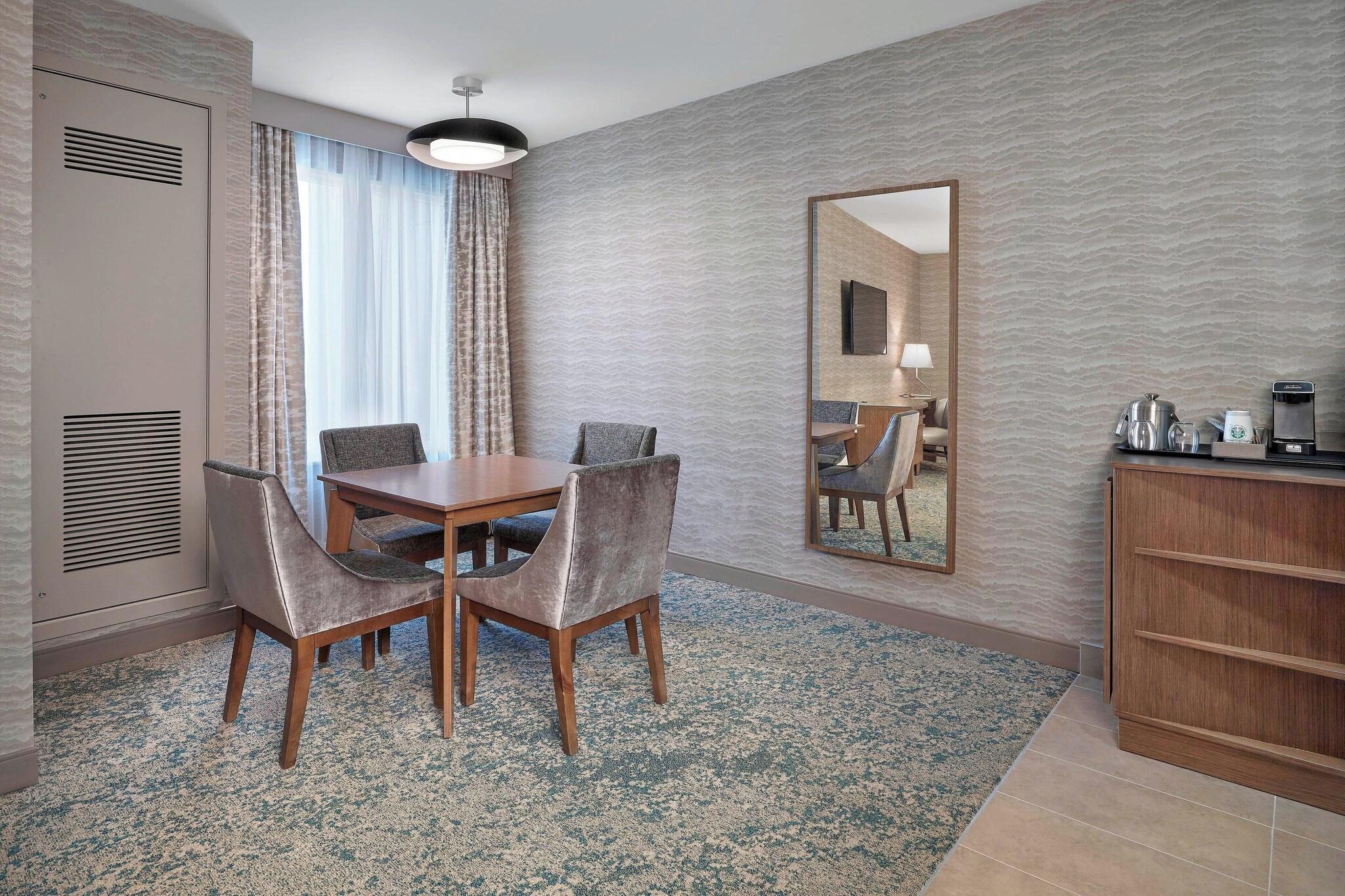 Double Deluxe King Bed