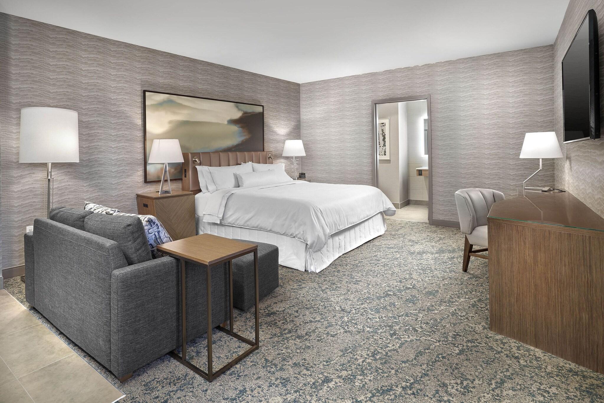 Double Deluxe King Bed