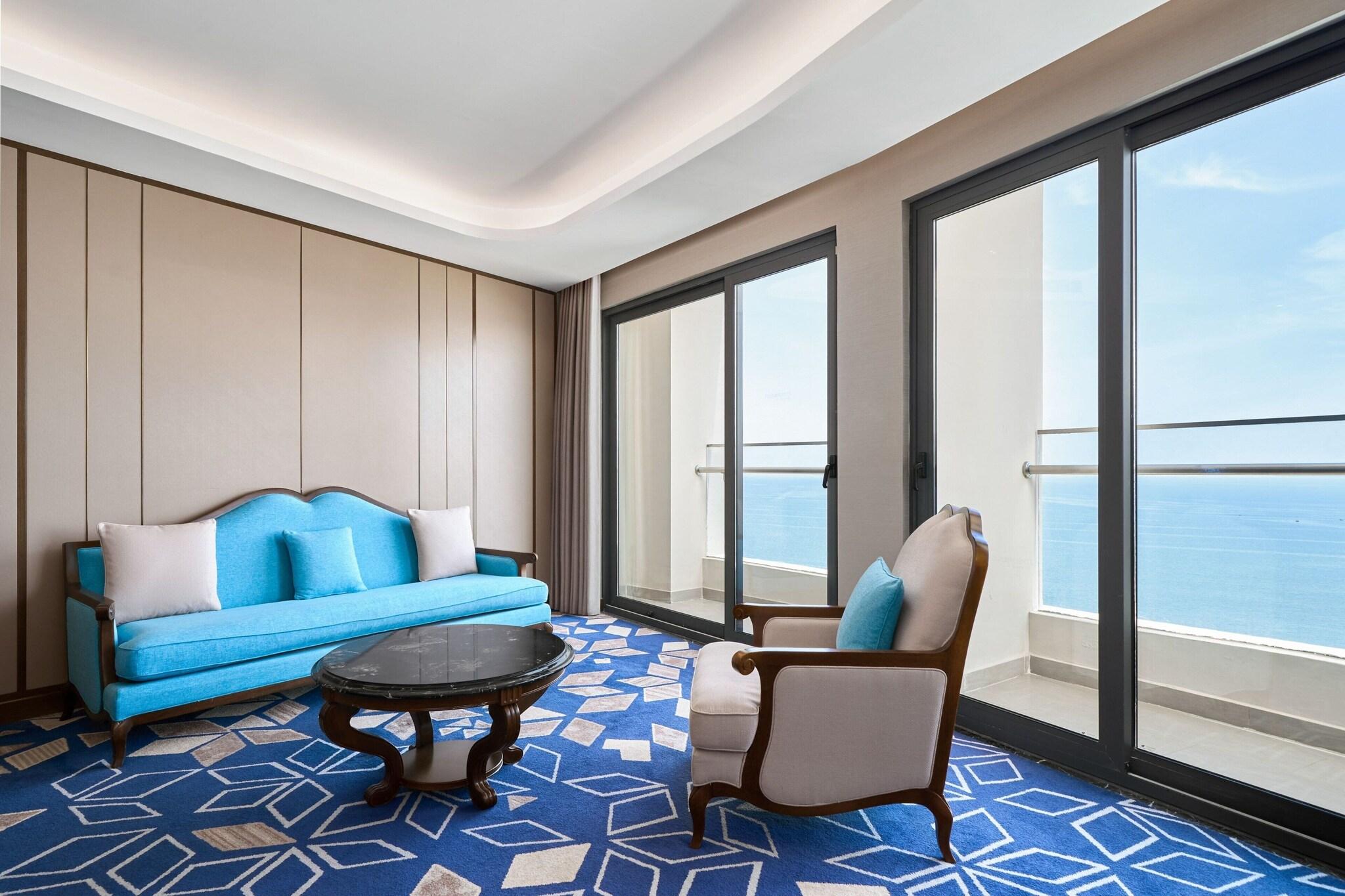 Suite Ocean View with Balcony