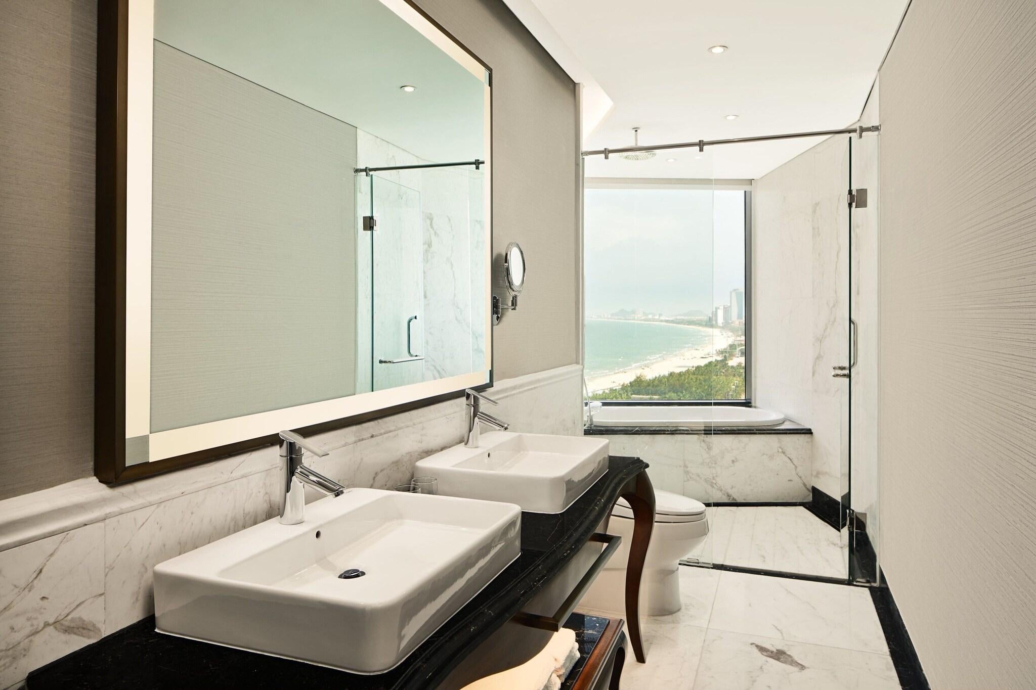 Suite Ocean View with Balcony