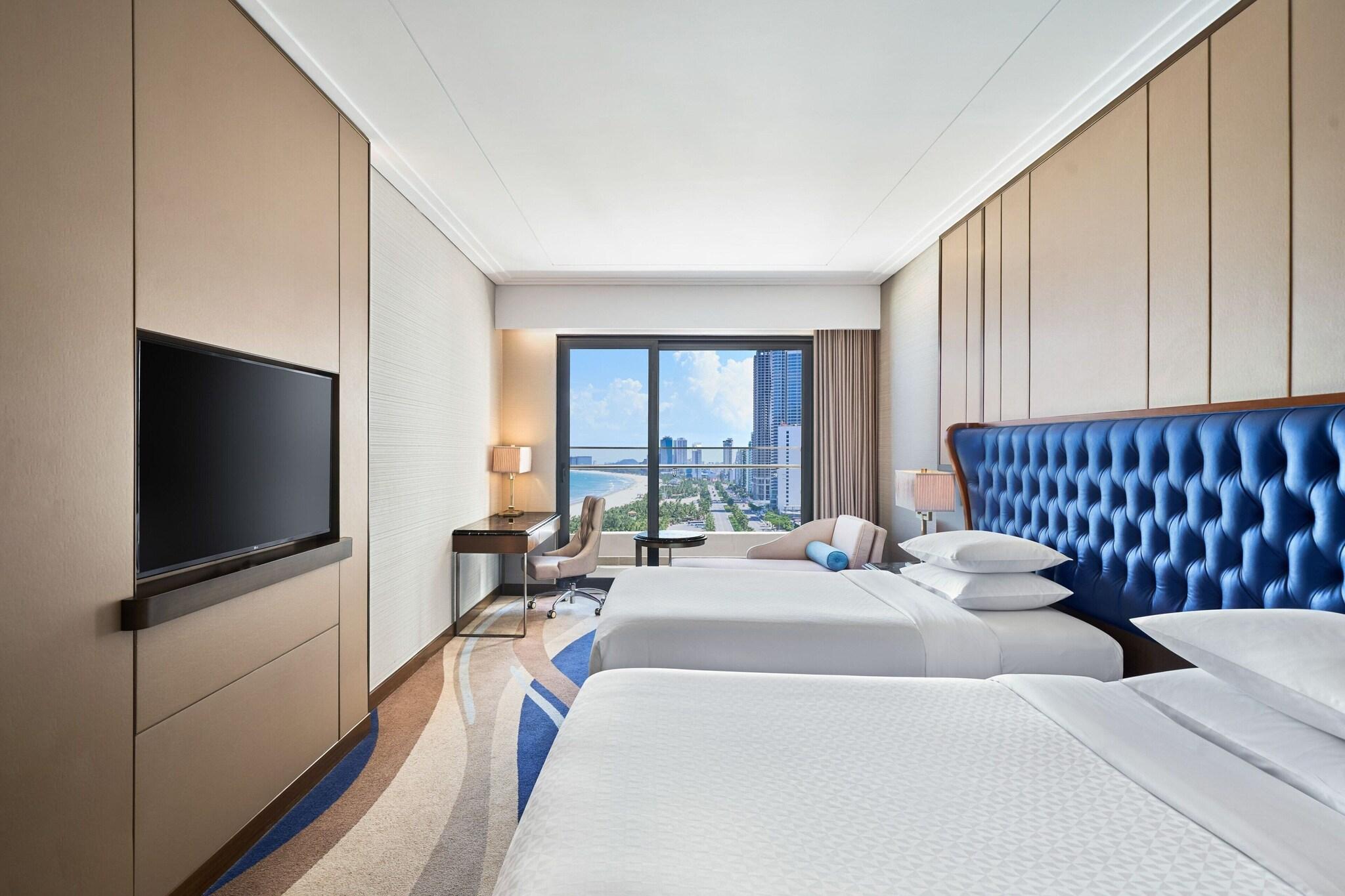 Twin Deluxe with Views