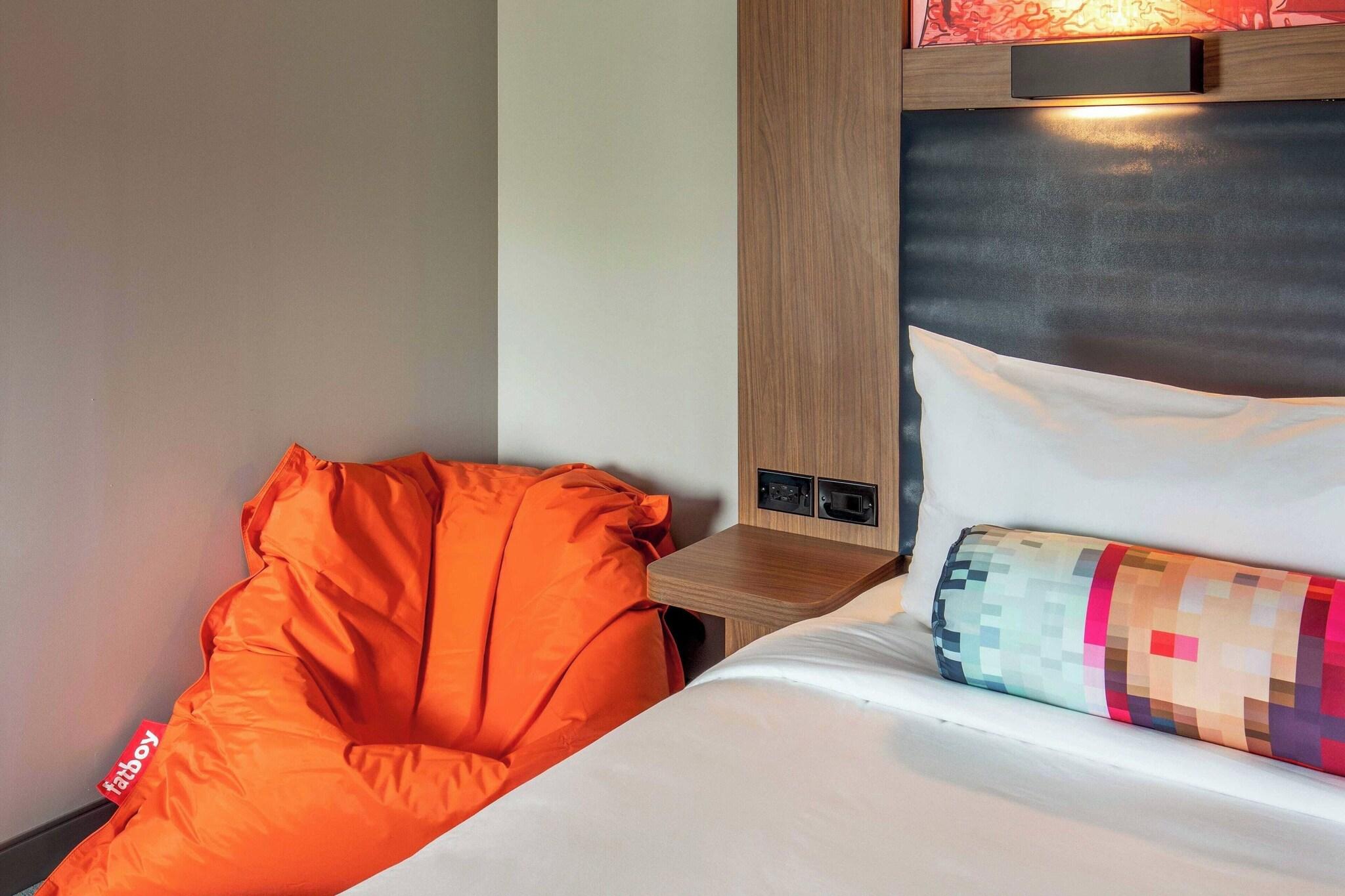 Double Accessible King Size Bed