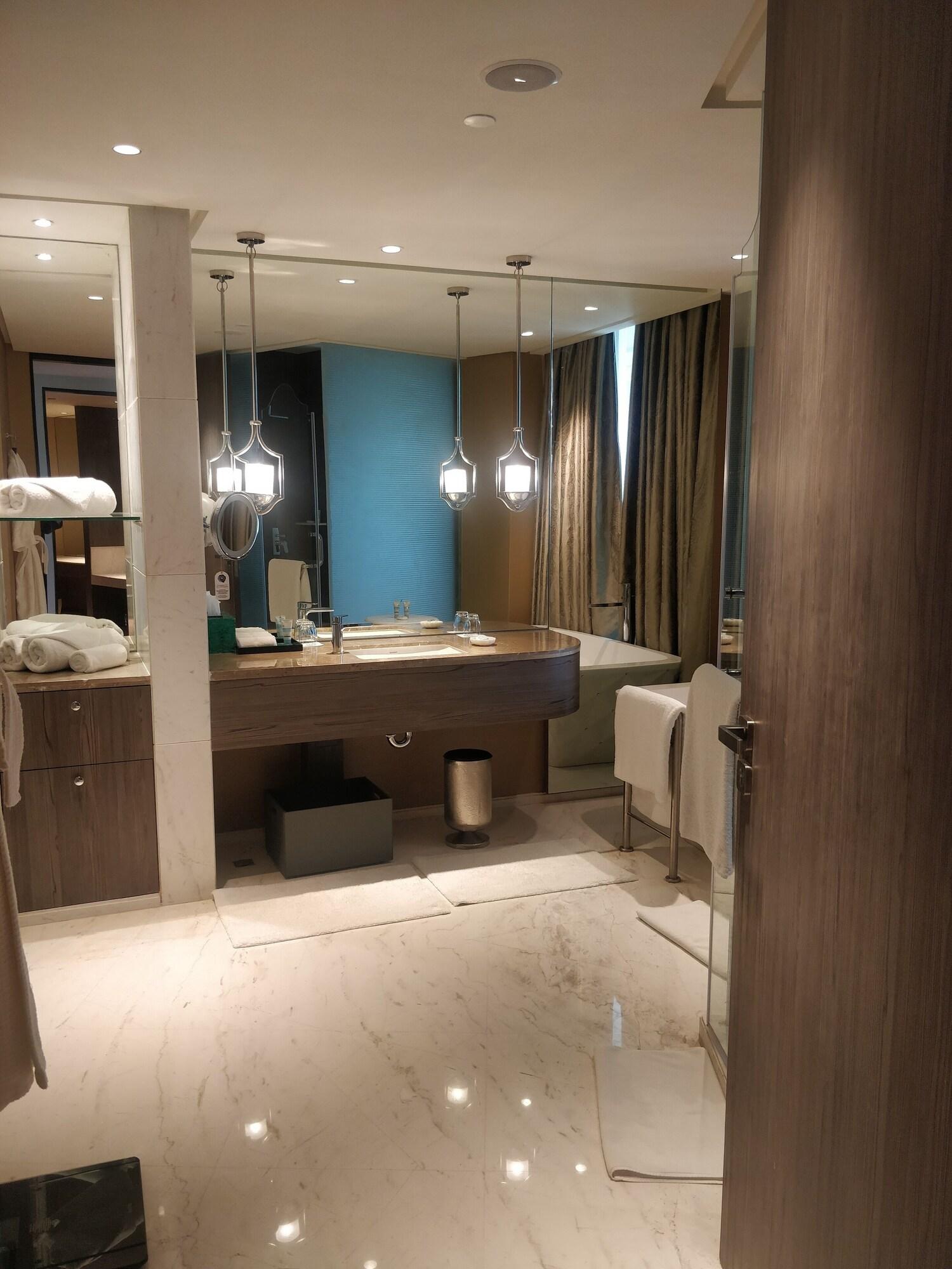 Apartment Queen Bed Smoking