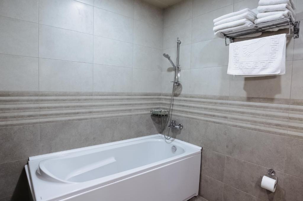 Family Room Three Beds