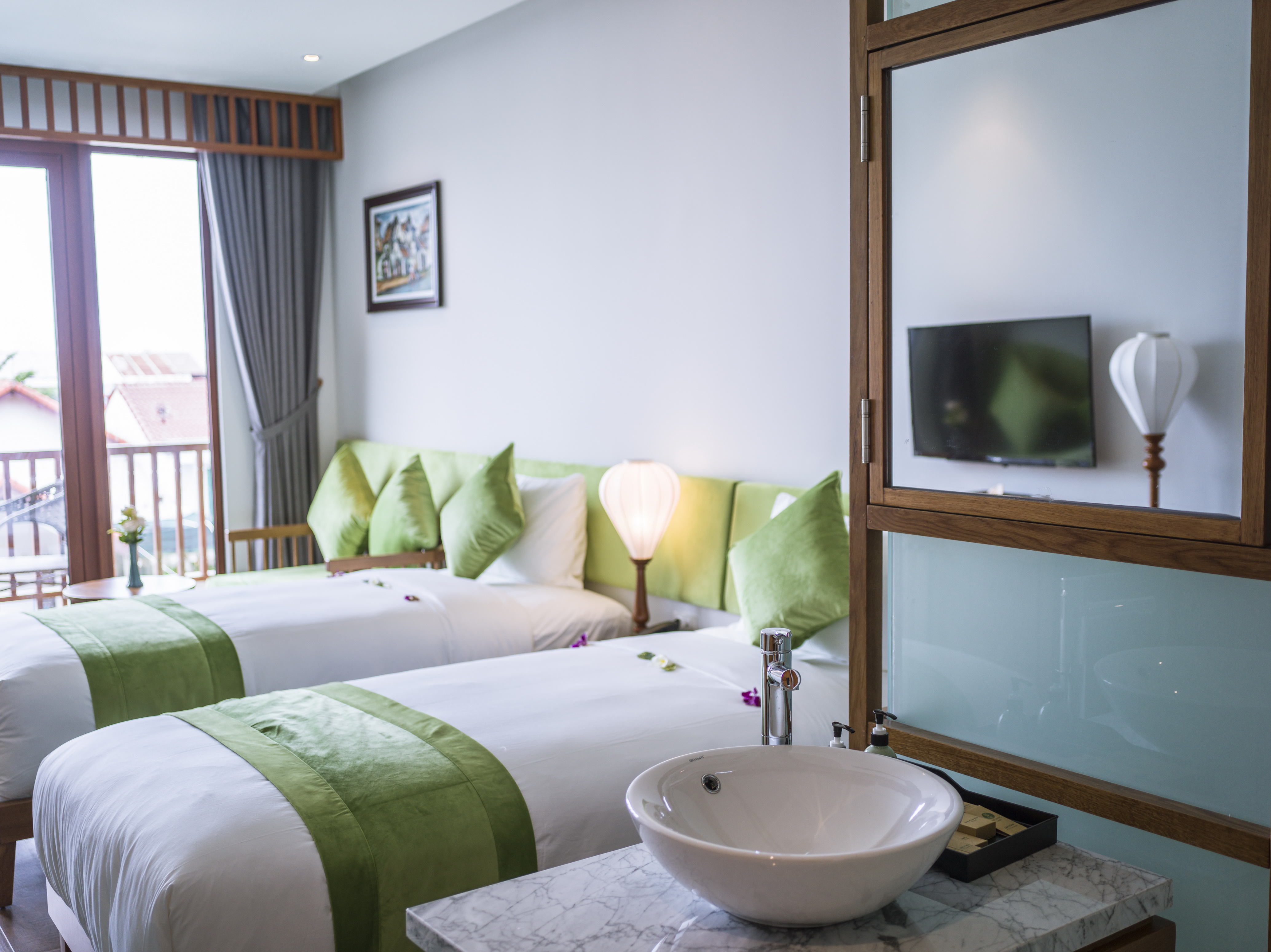 Twin Superior with Views