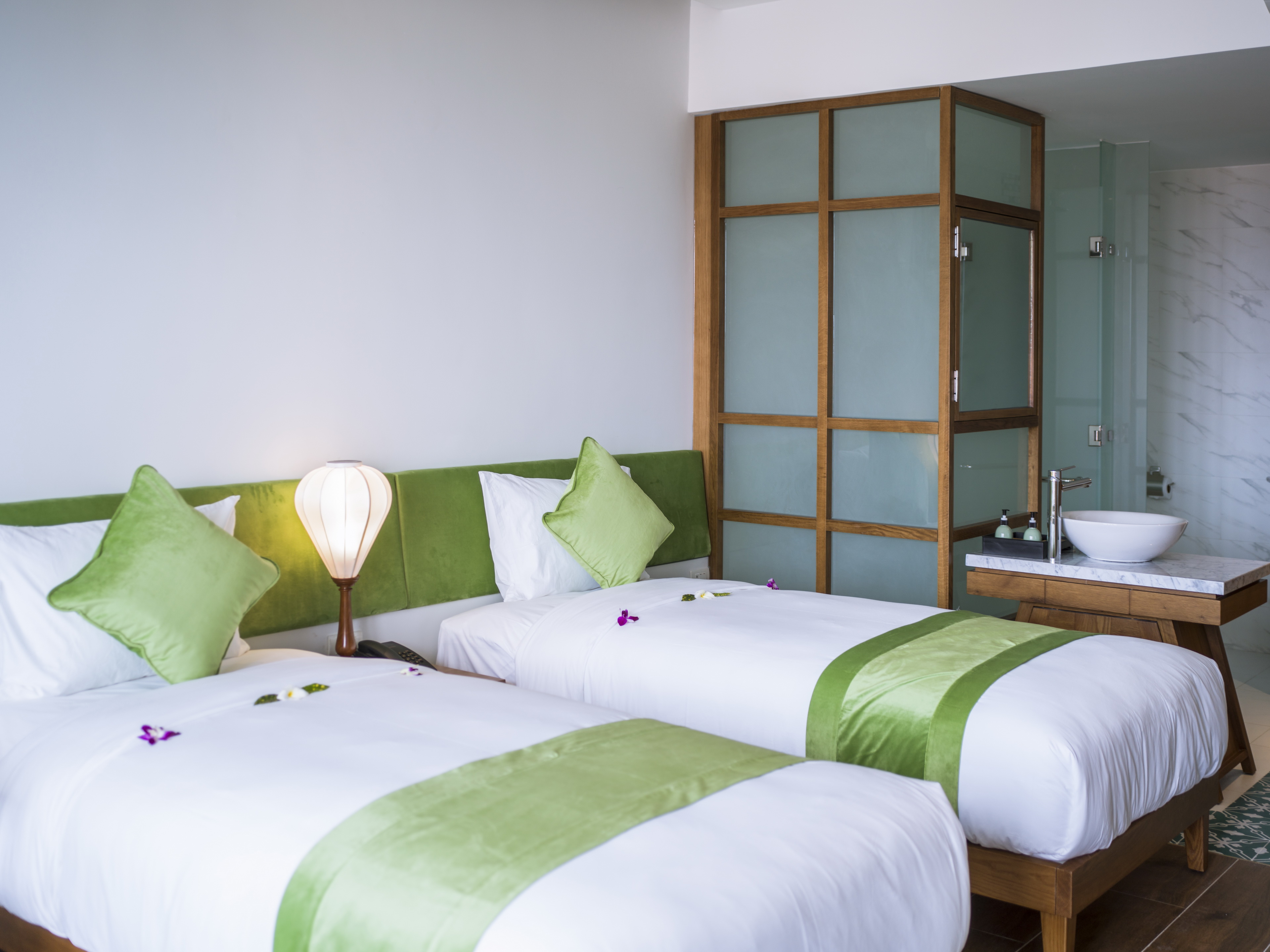 Twin Superior with Views