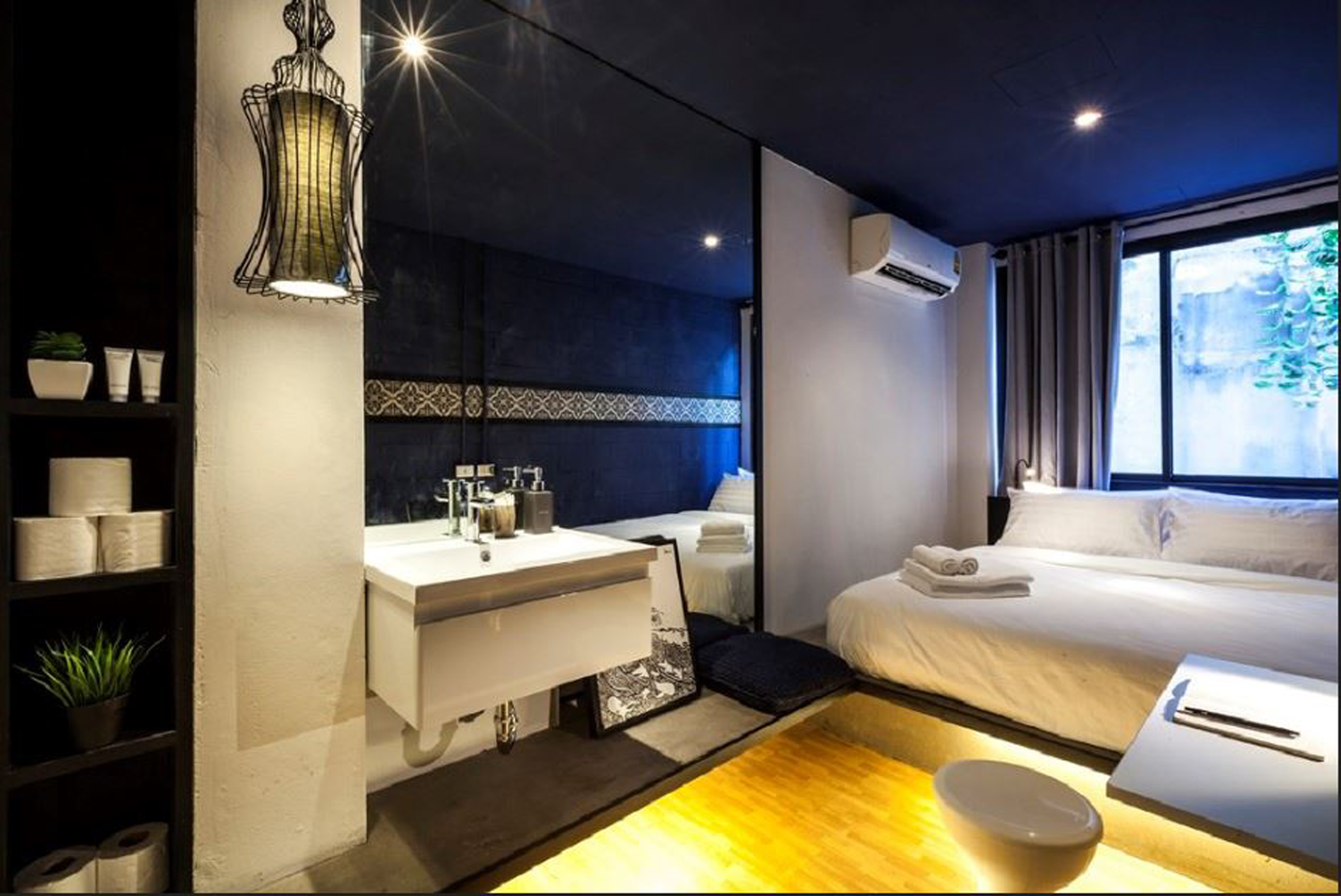 Double Queen Size Bed