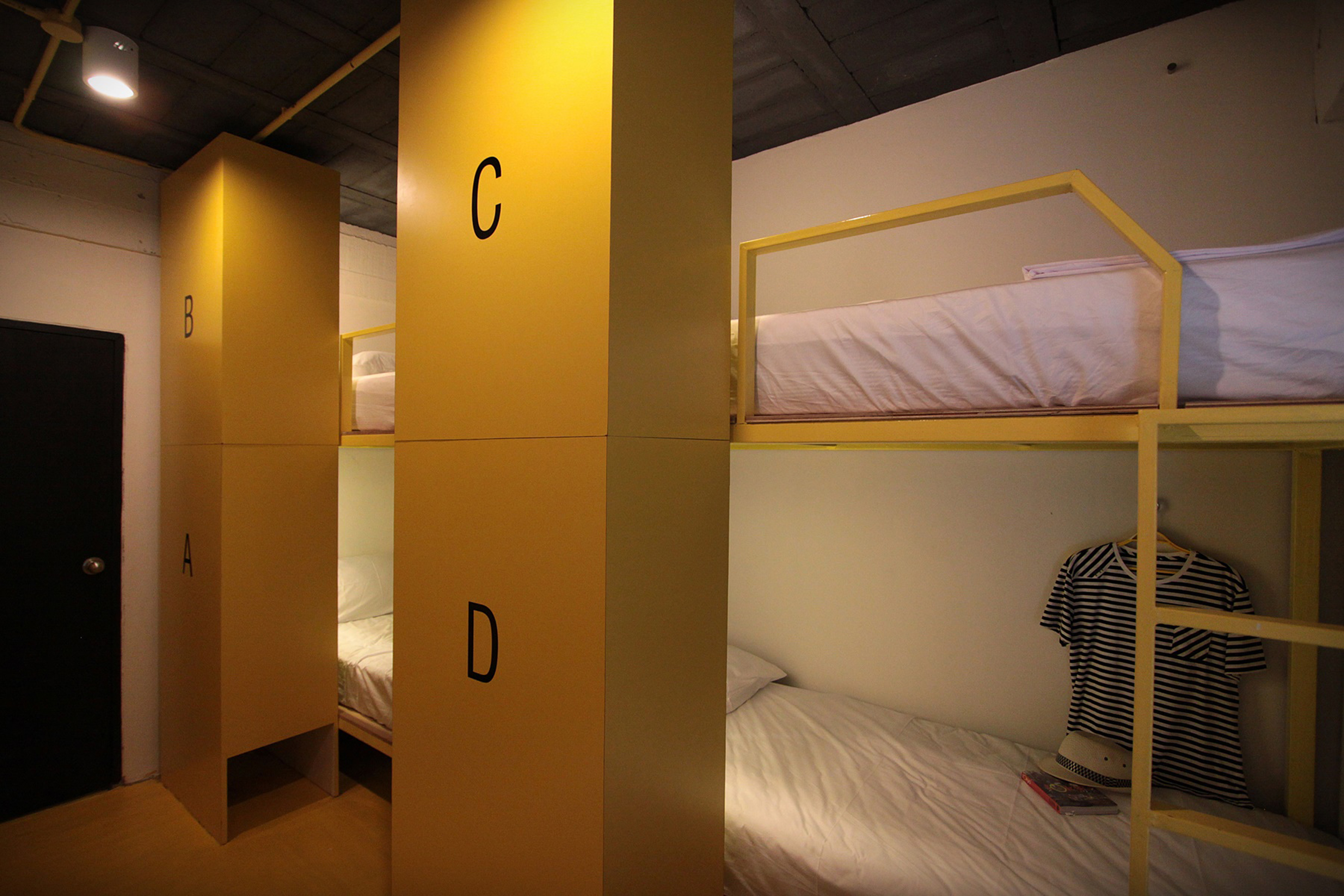 Quadruple with Shared Bathroom