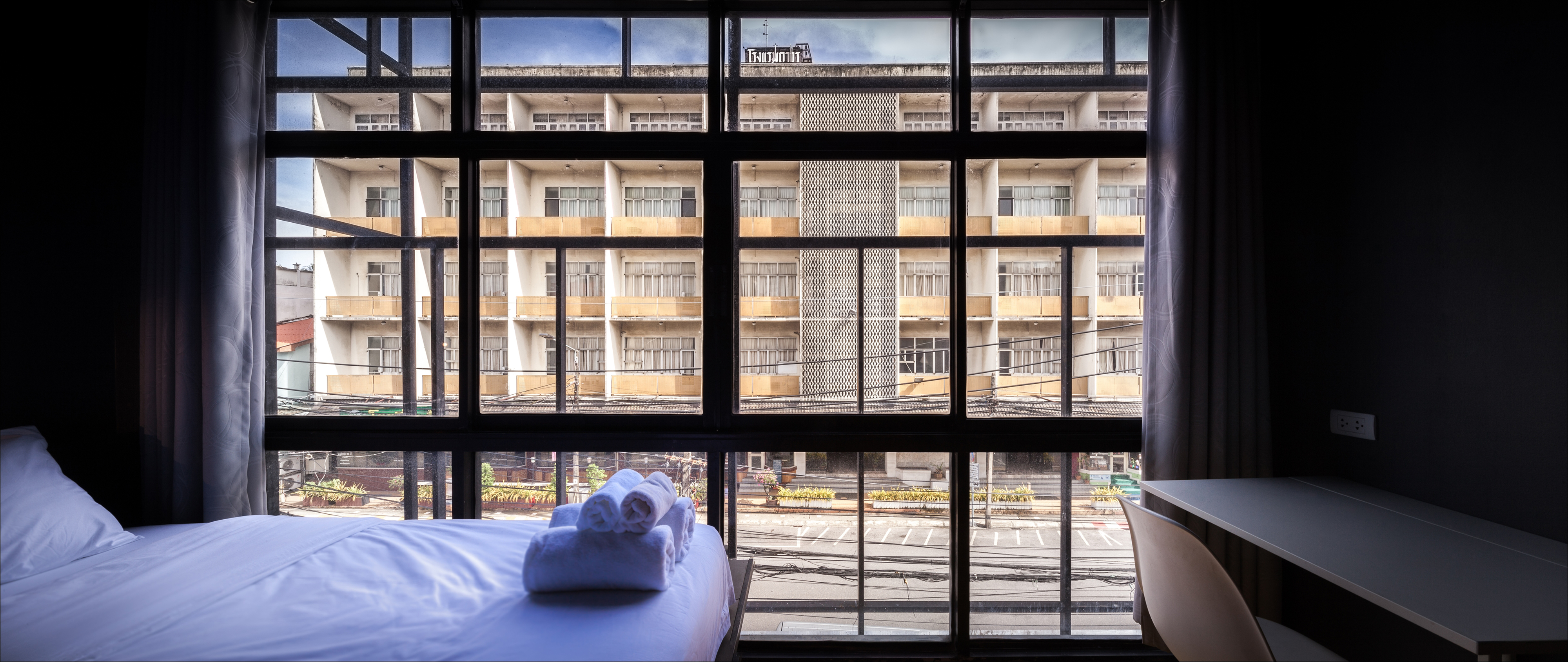 Twin Economy with Shared Bathroom