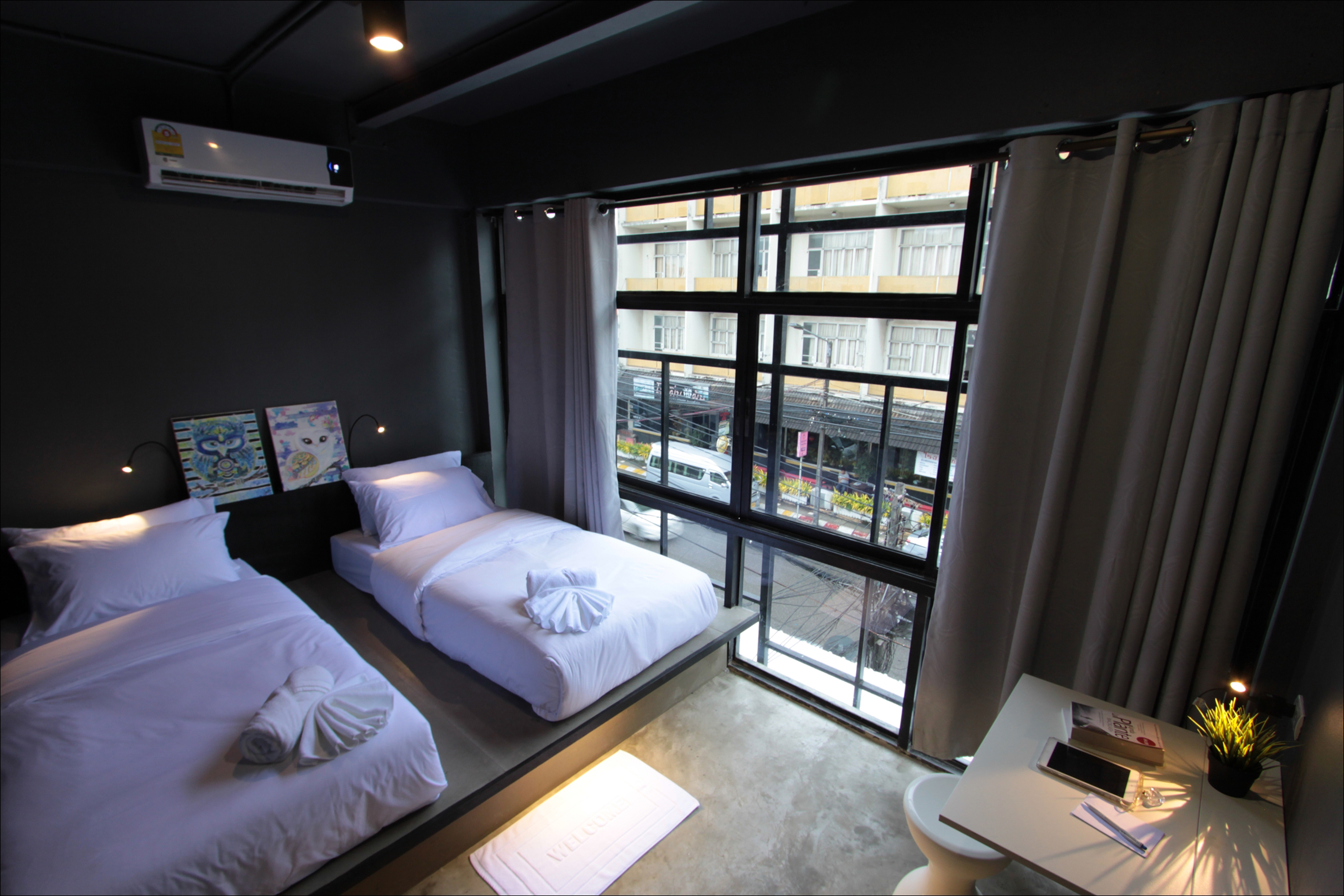 Twin Economy with Shared Bathroom