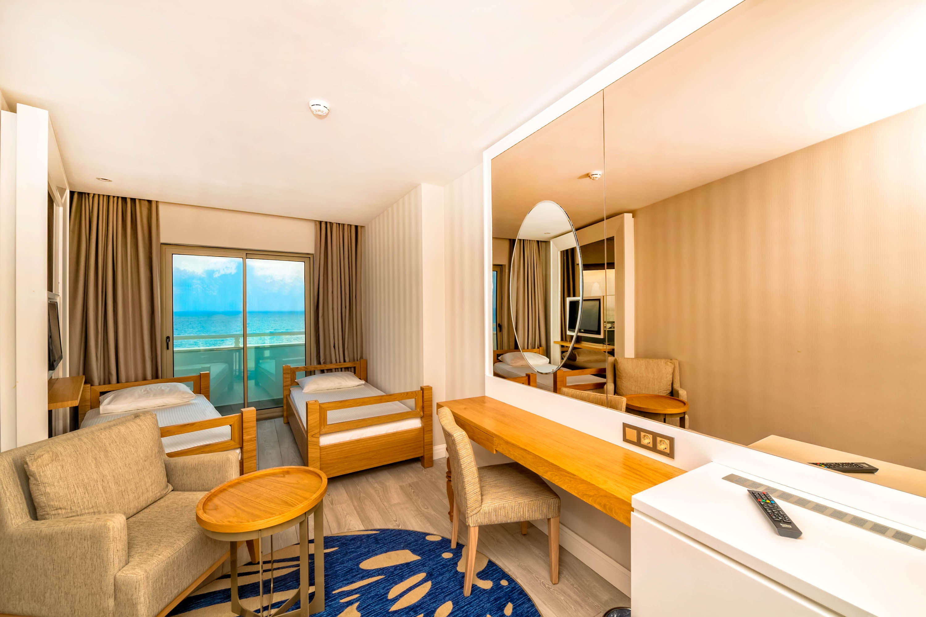 Family Room Land View