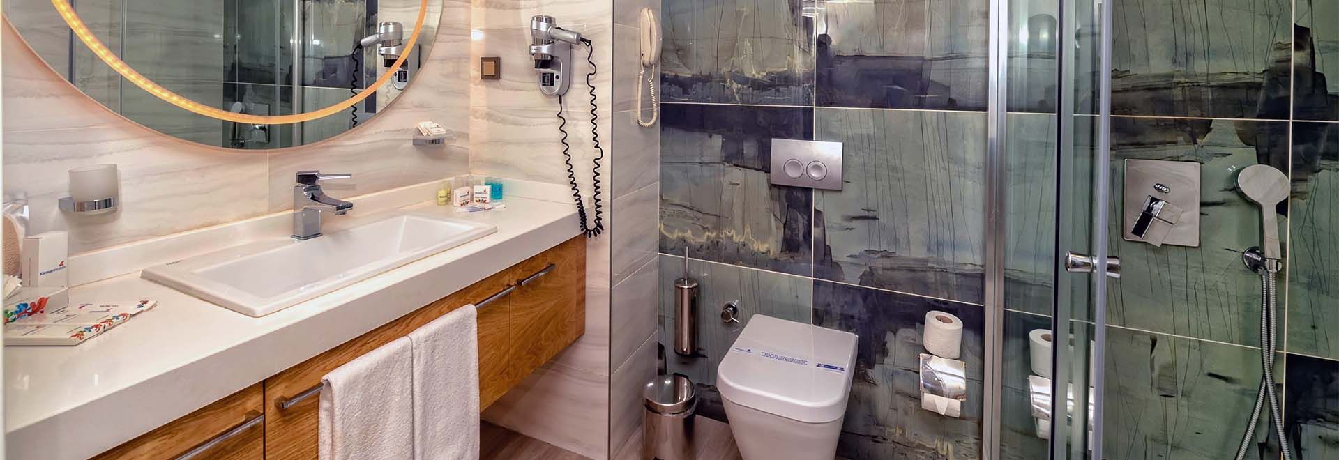 Family Room with Jacuzzi