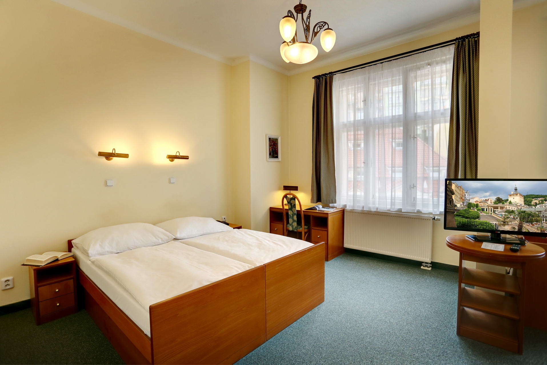 Double or Twin Standard