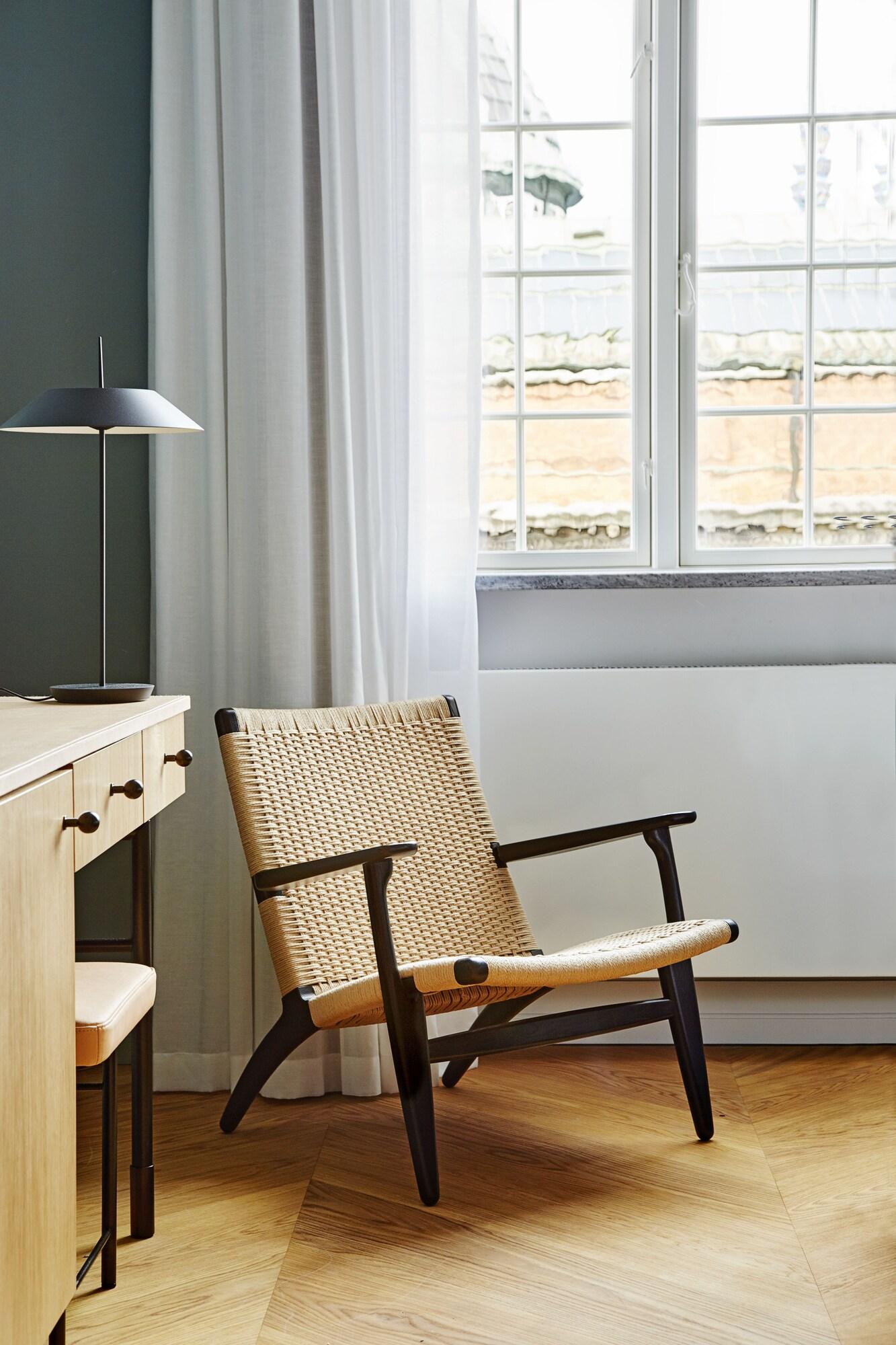 Double Deluxe King Bed