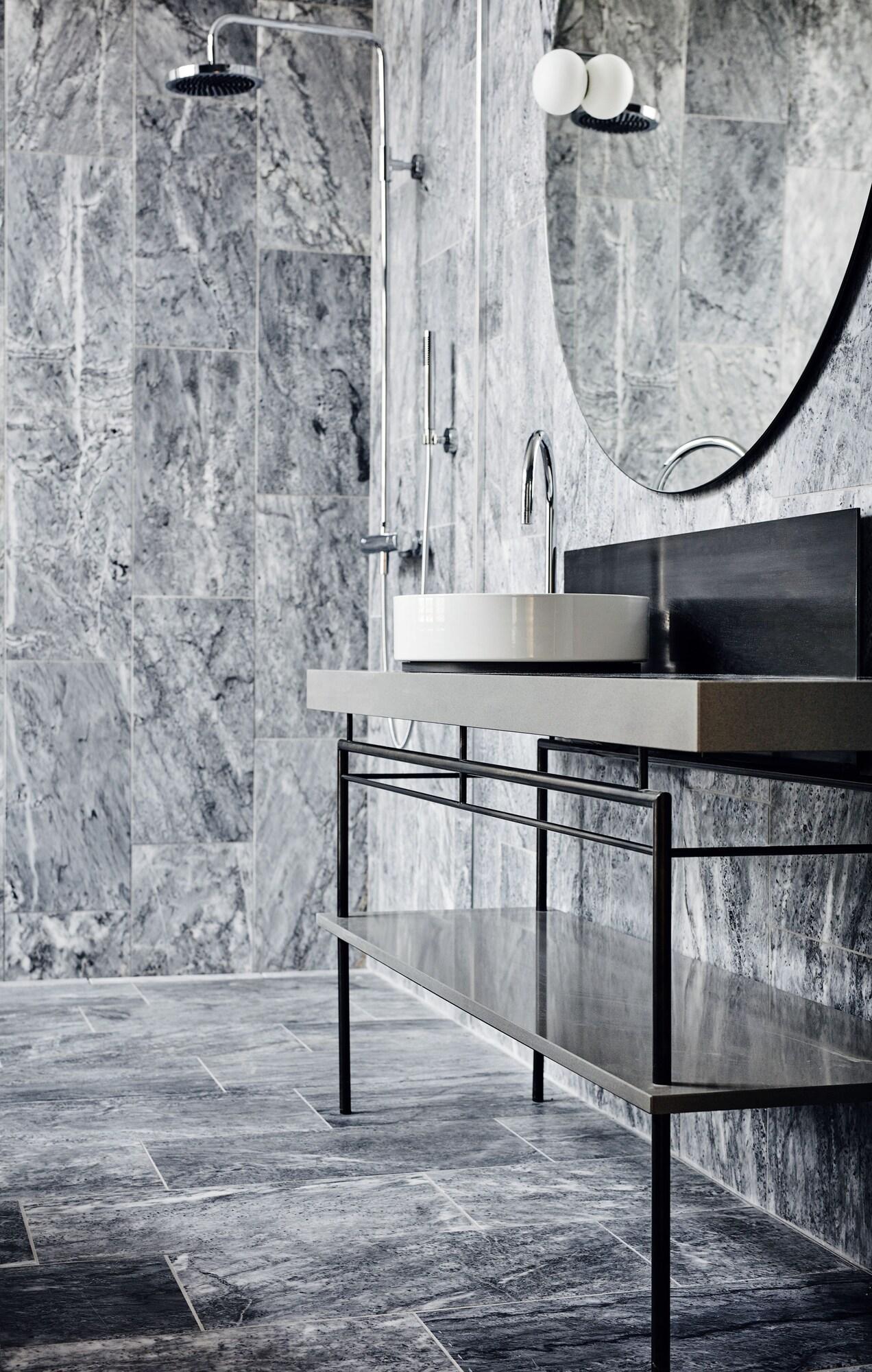 Double Deluxe King Bed