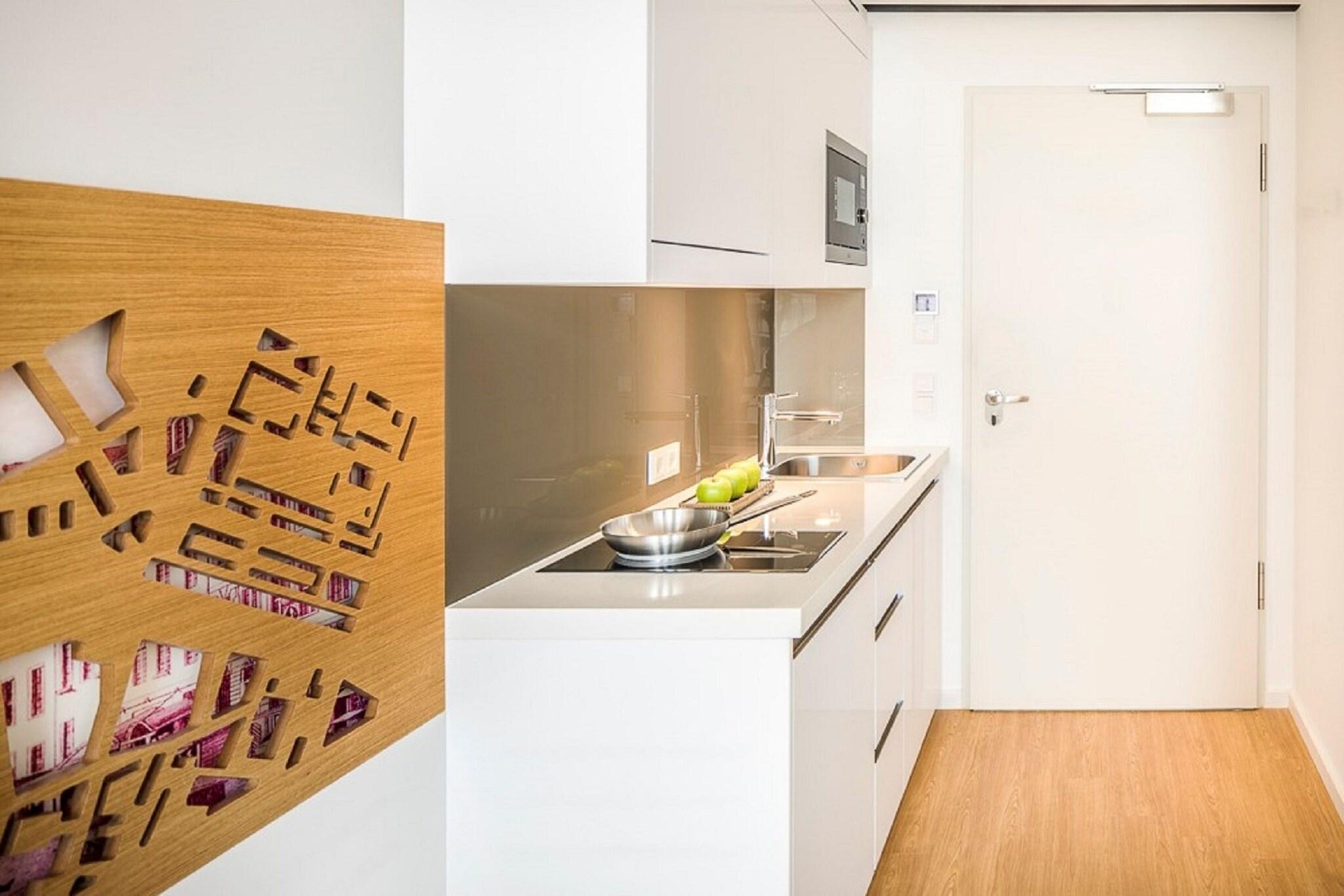 Studio Deluxe King Bed