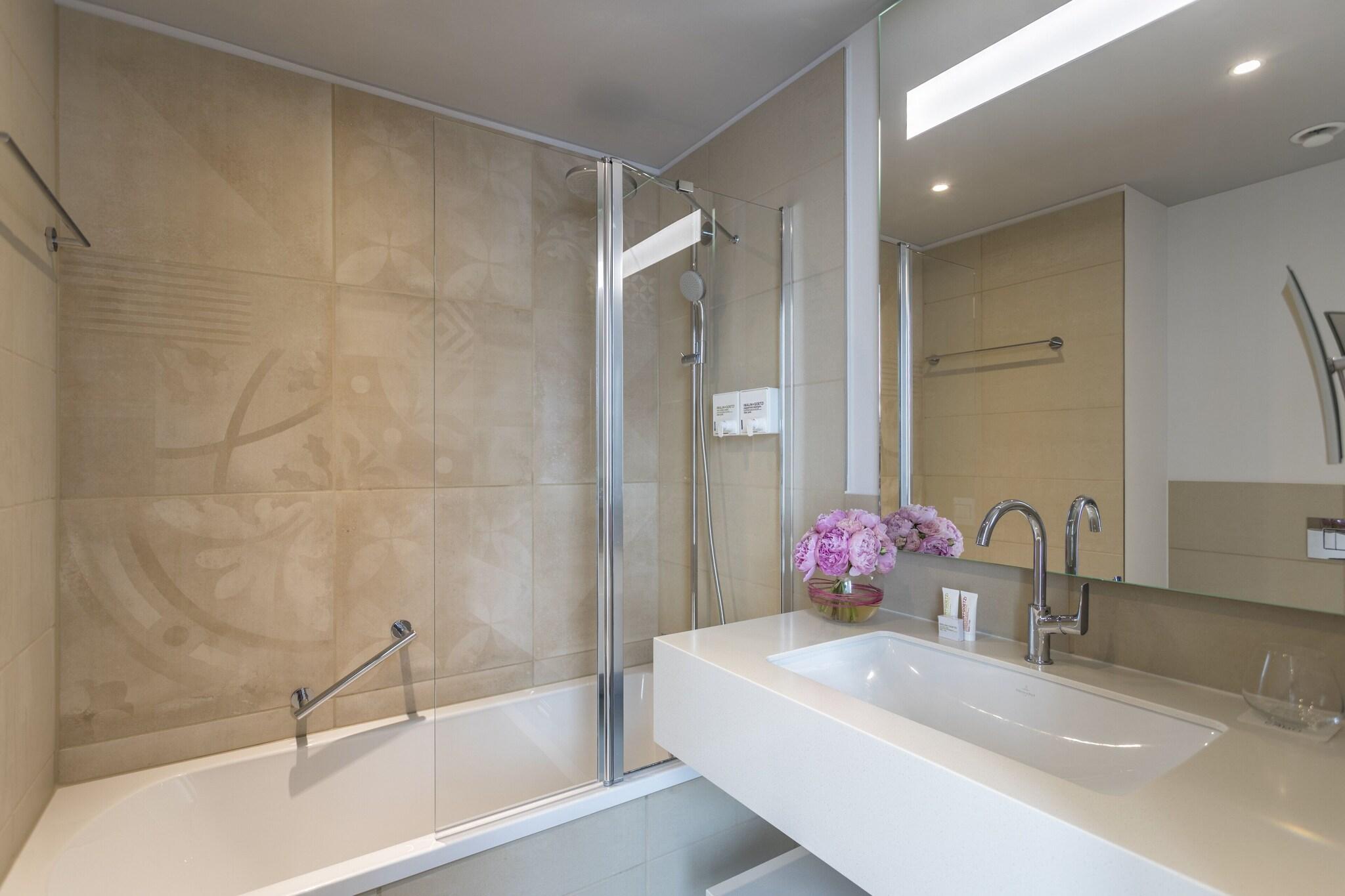 Studio Premier King Bed