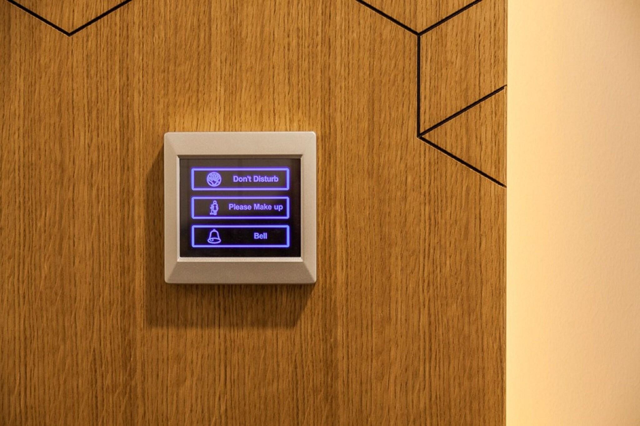 Studio Premier King Bed