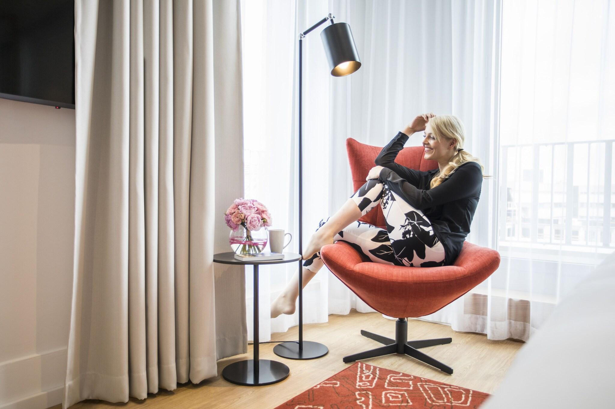 Studio Premier King Bed