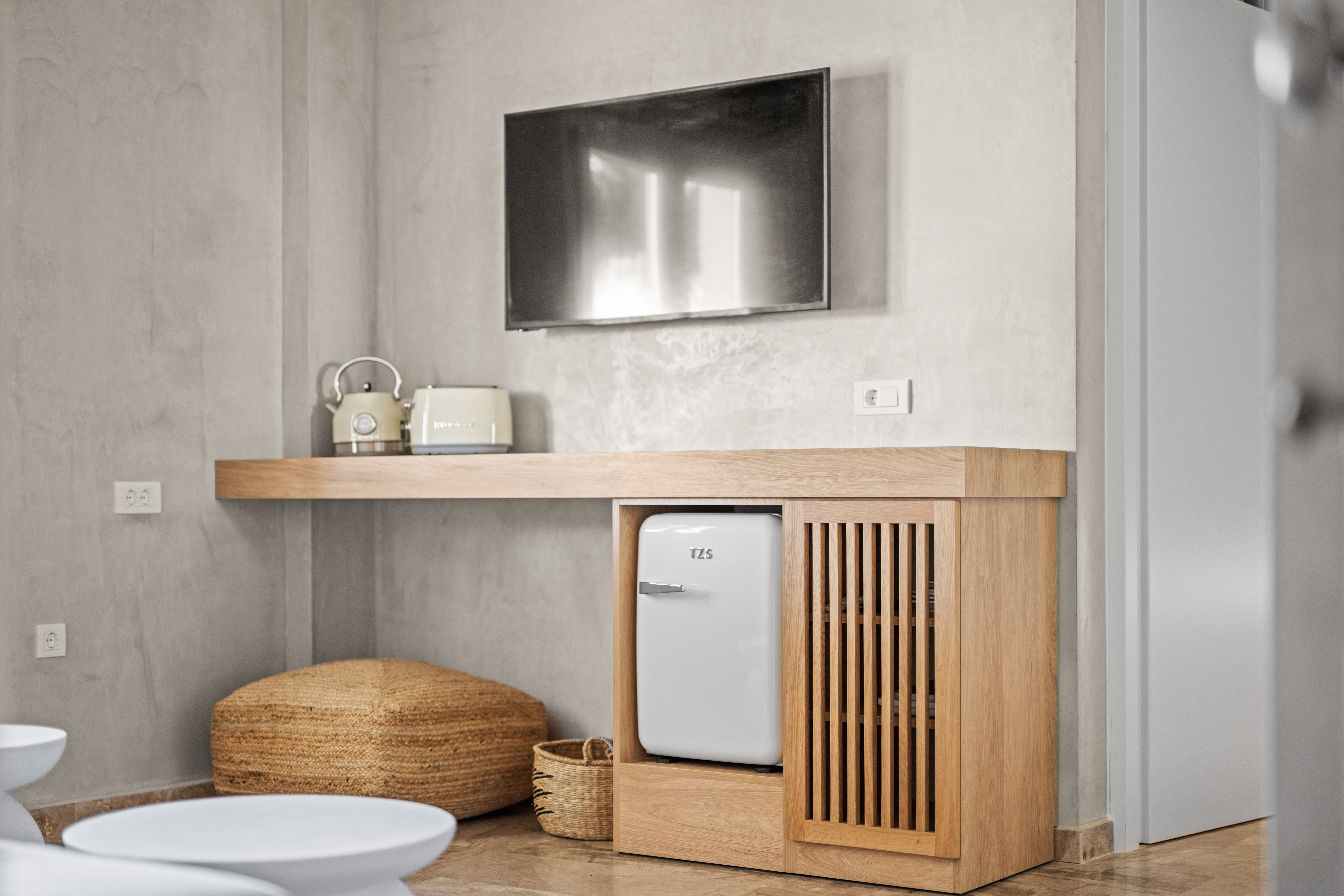 Suite Pool View One Bedroom