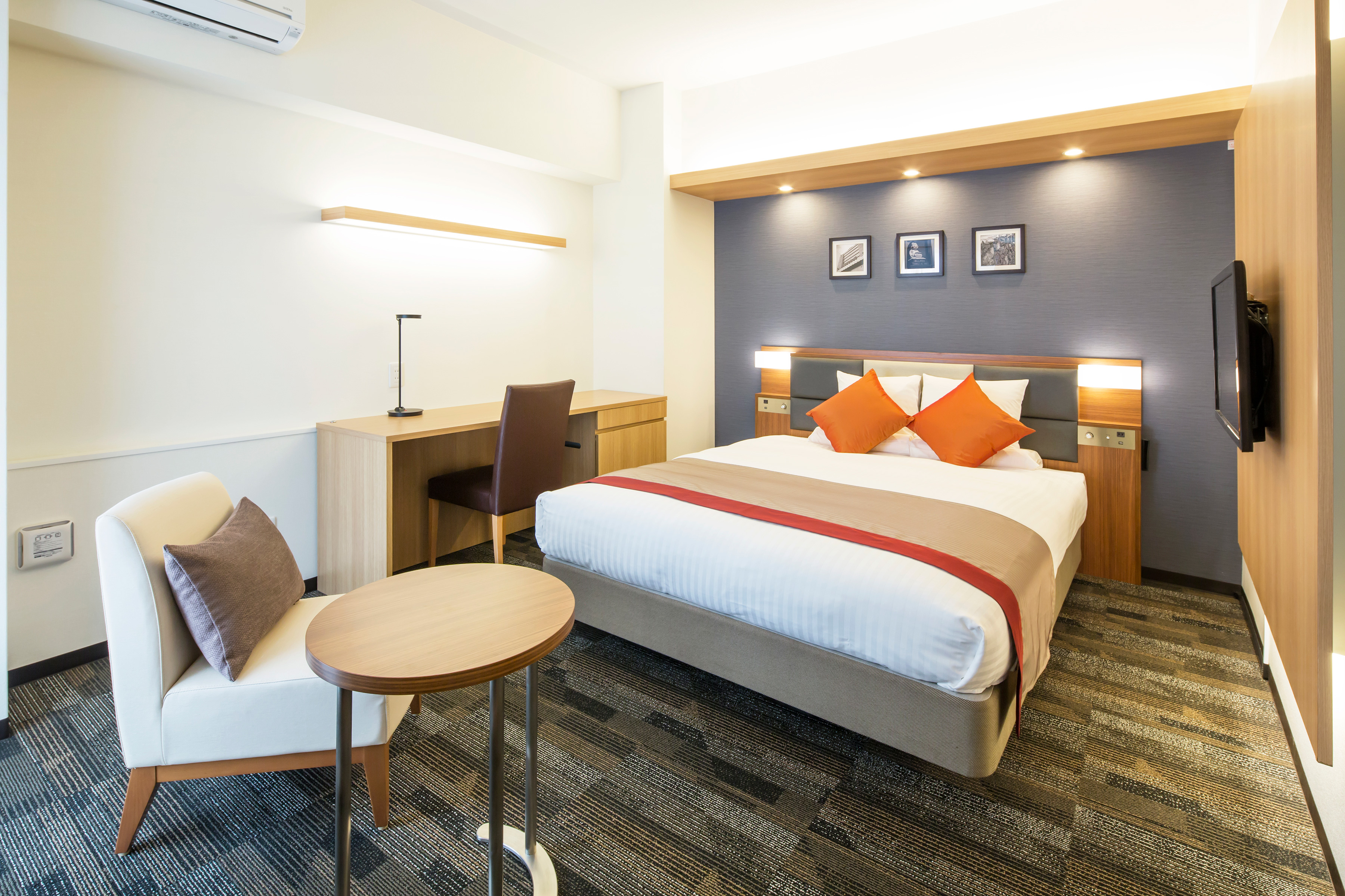 Double Queen Size Bed