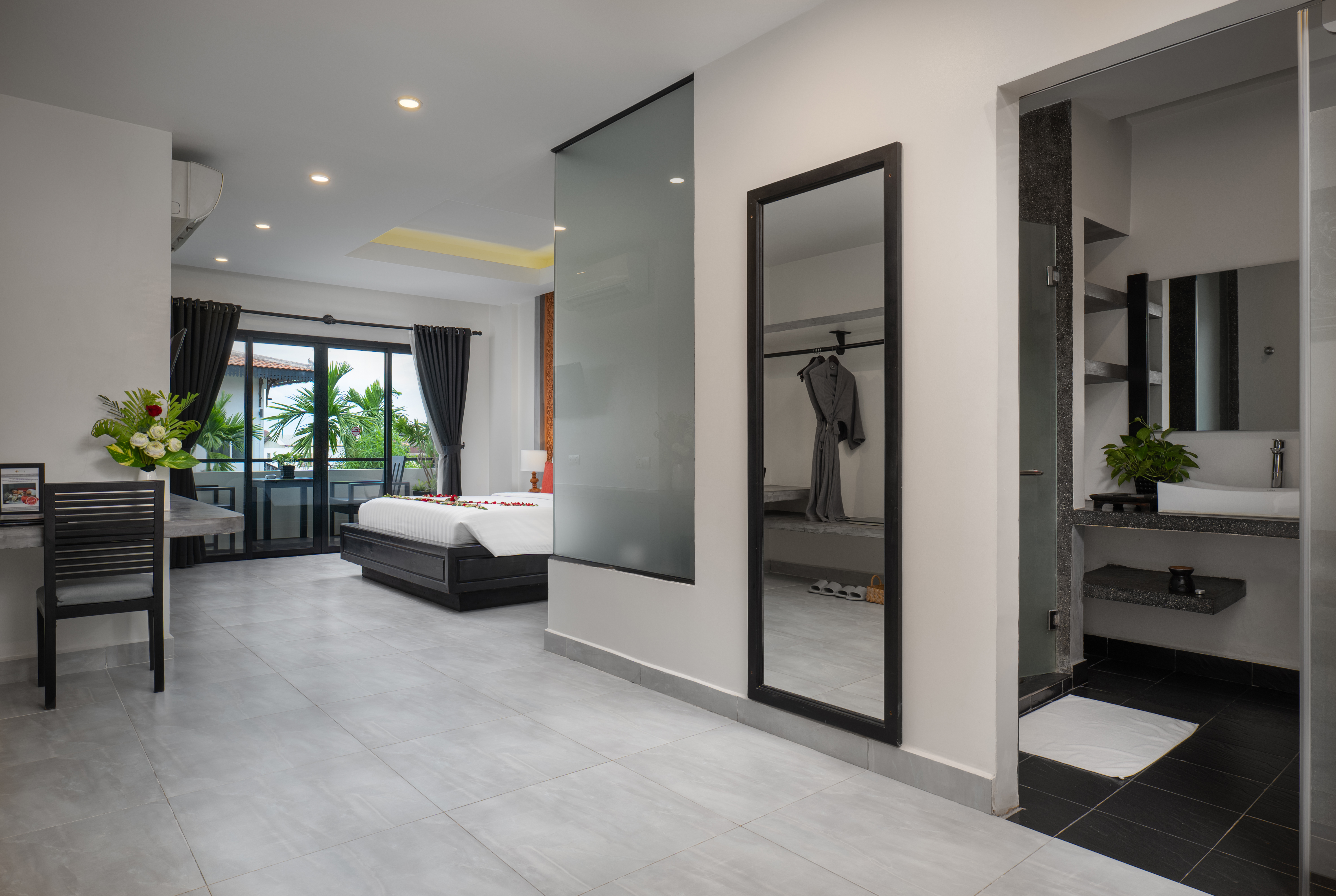 Junior Suite King Size Bed