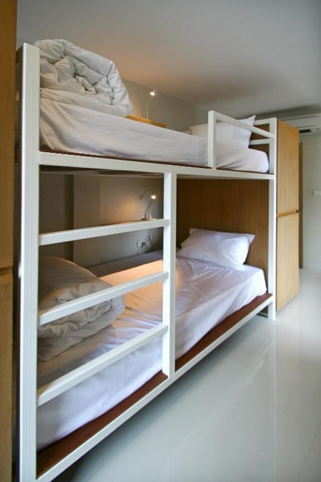 Bed in Dormitory Bunk Bed with Shared Bathroom