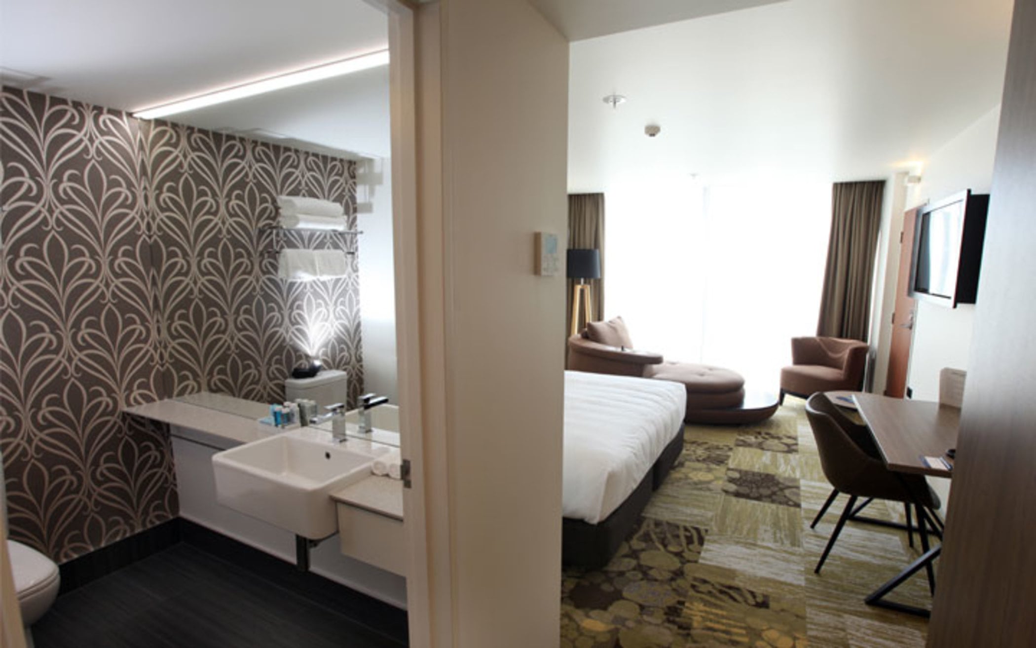 Double Superior King Bed