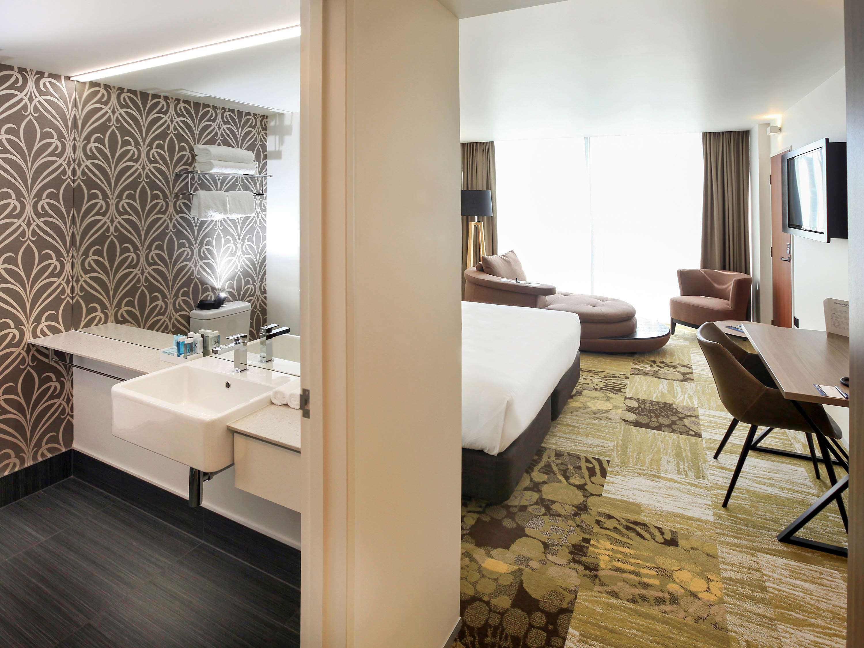 Double Superior King Bed