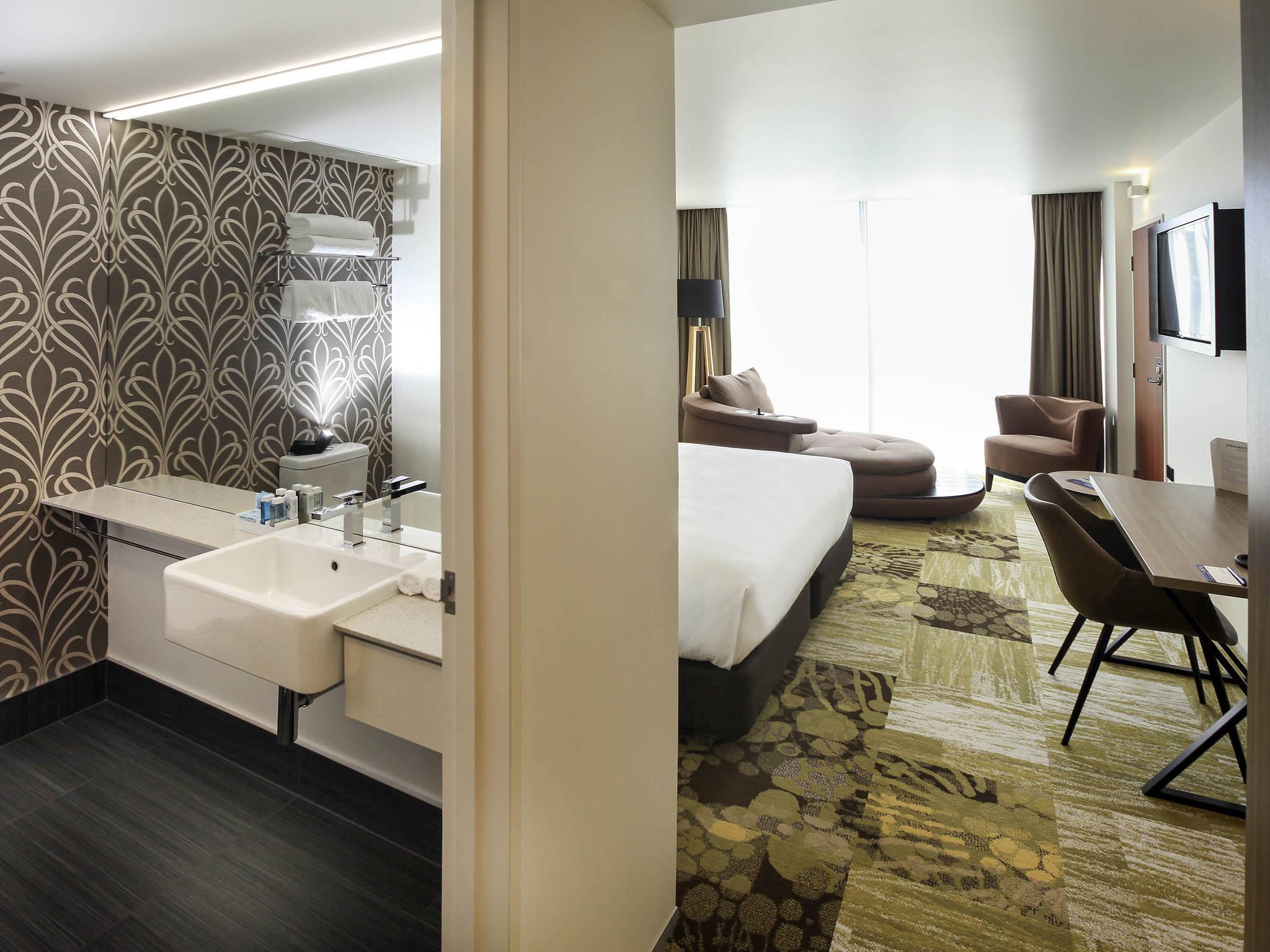 Double Executive King Bed