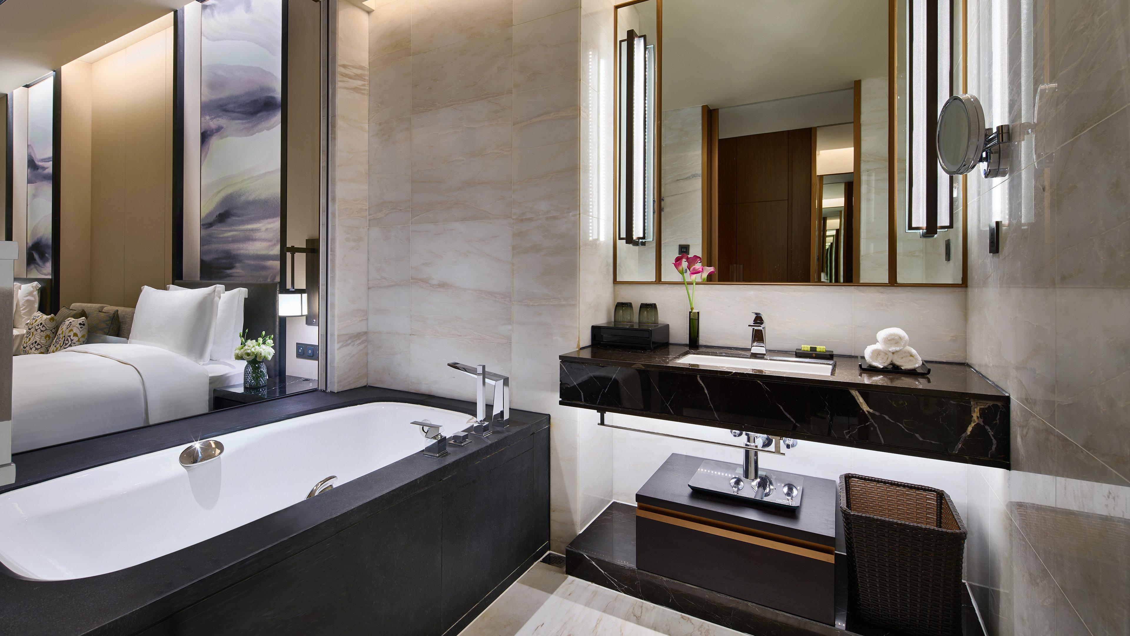 Double King Bed Smoking