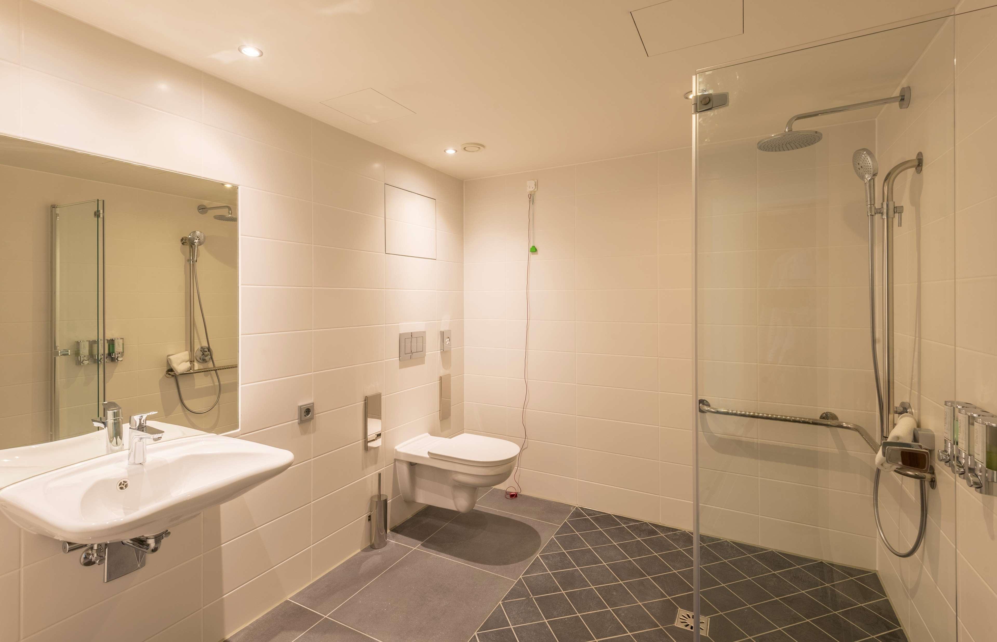 Double Queen Size Bed