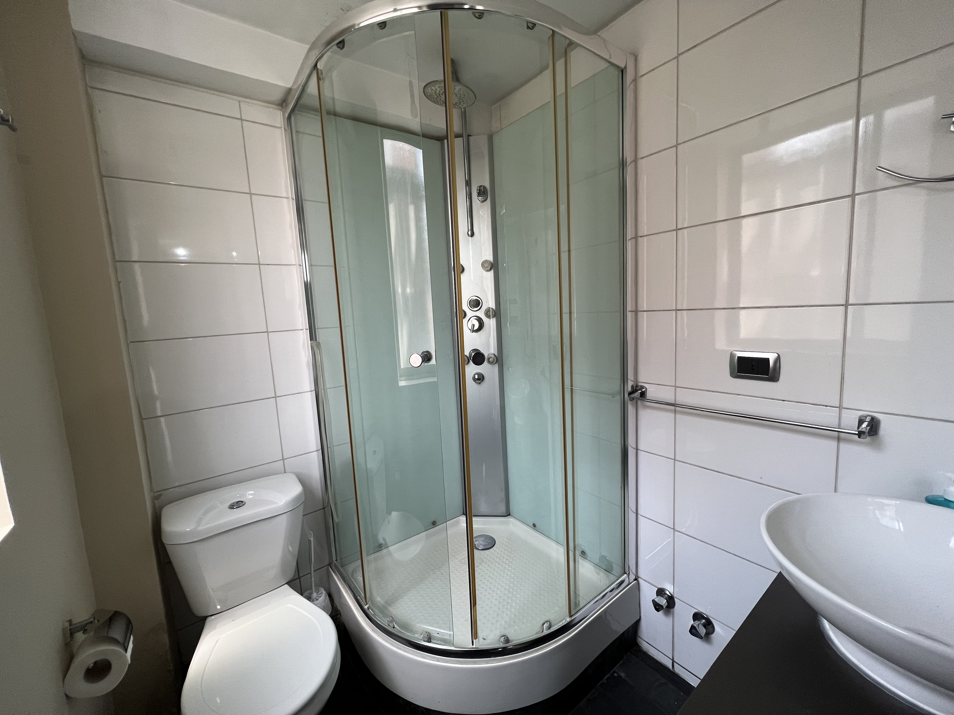 Studio Deluxe Capacity 2