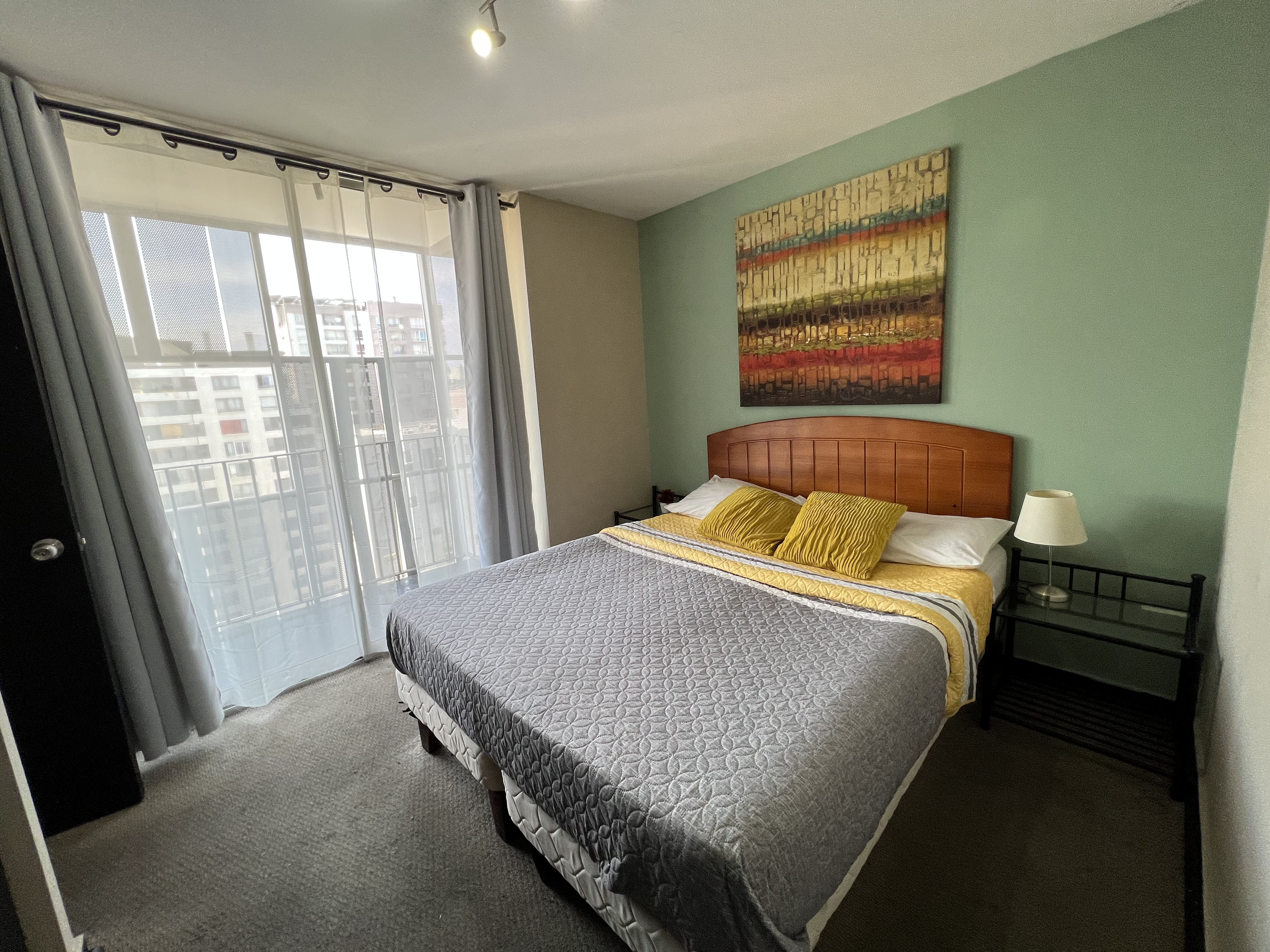 Studio Deluxe Capacity 2