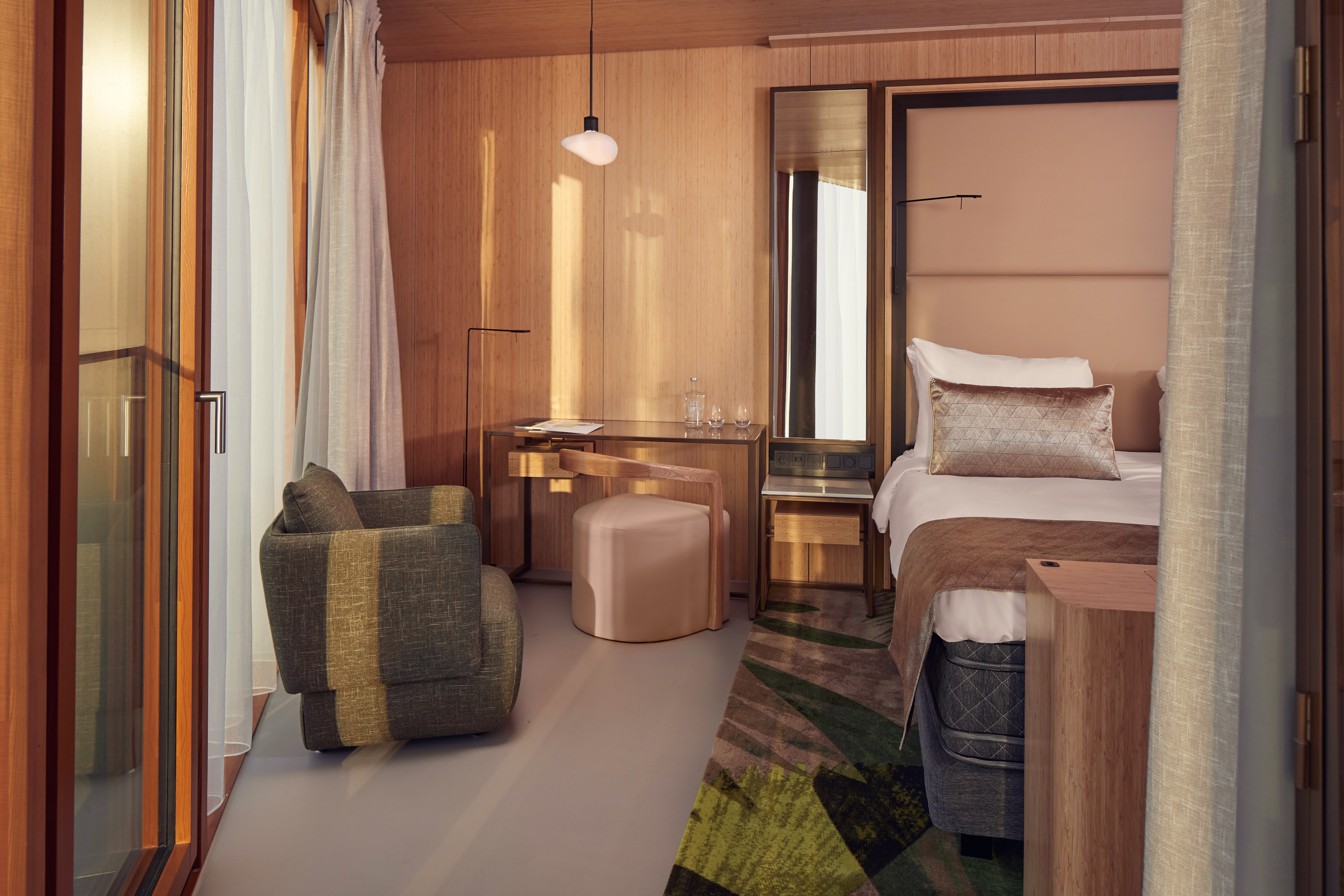 Junior Suite King Size Bed