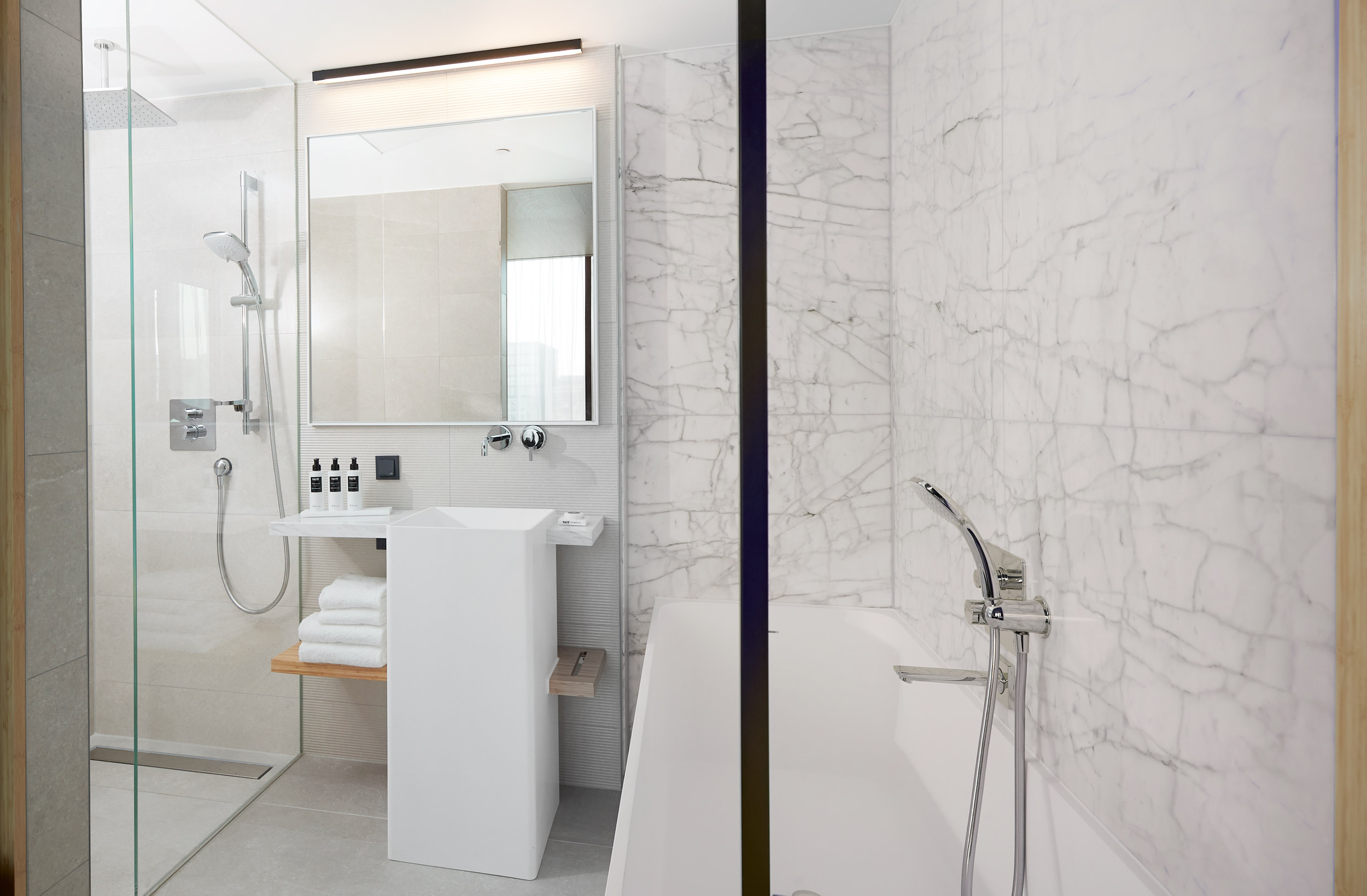 Junior Suite King Size Bed