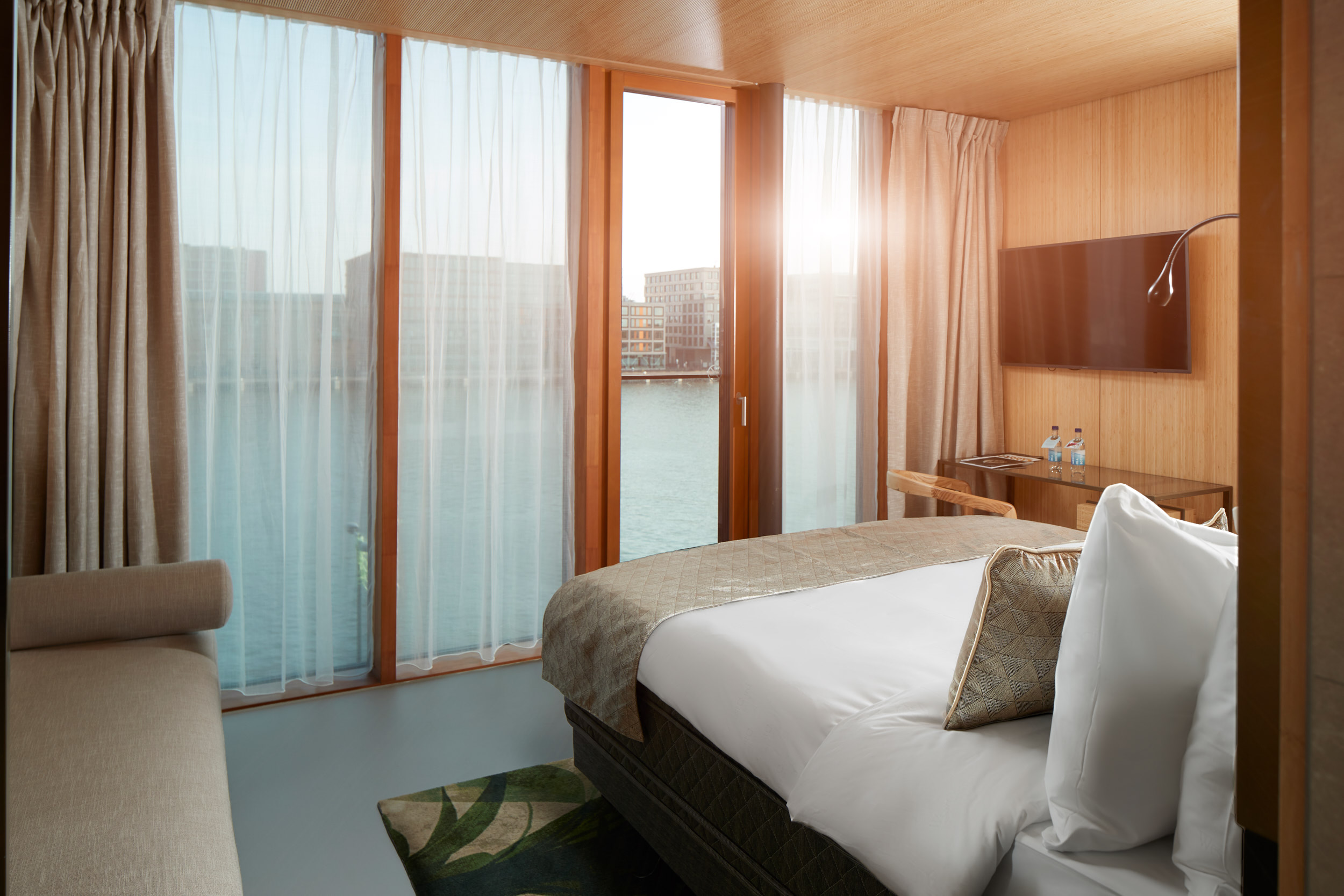 Junior Suite King Size Bed