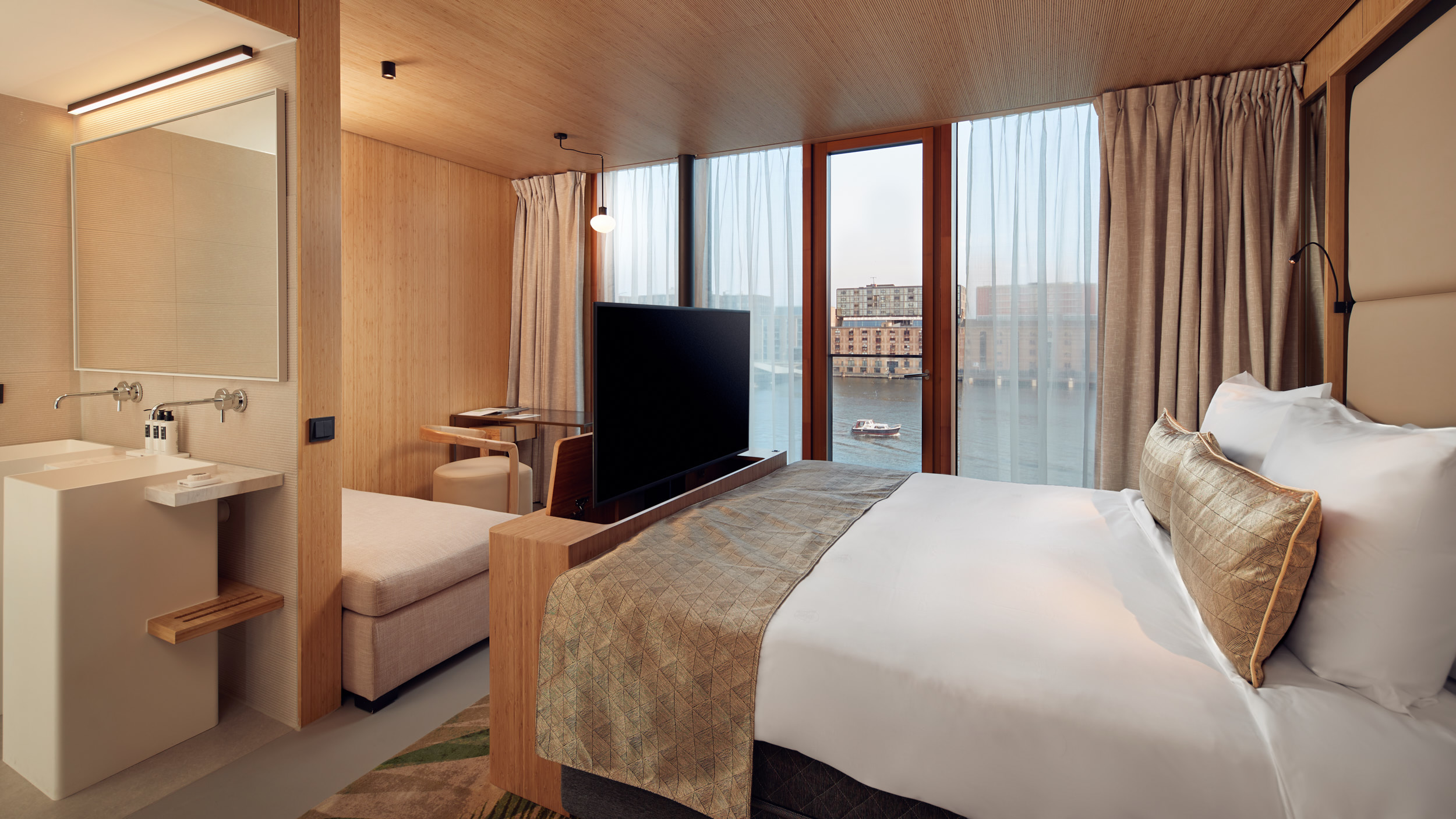 Junior Suite King Size Bed